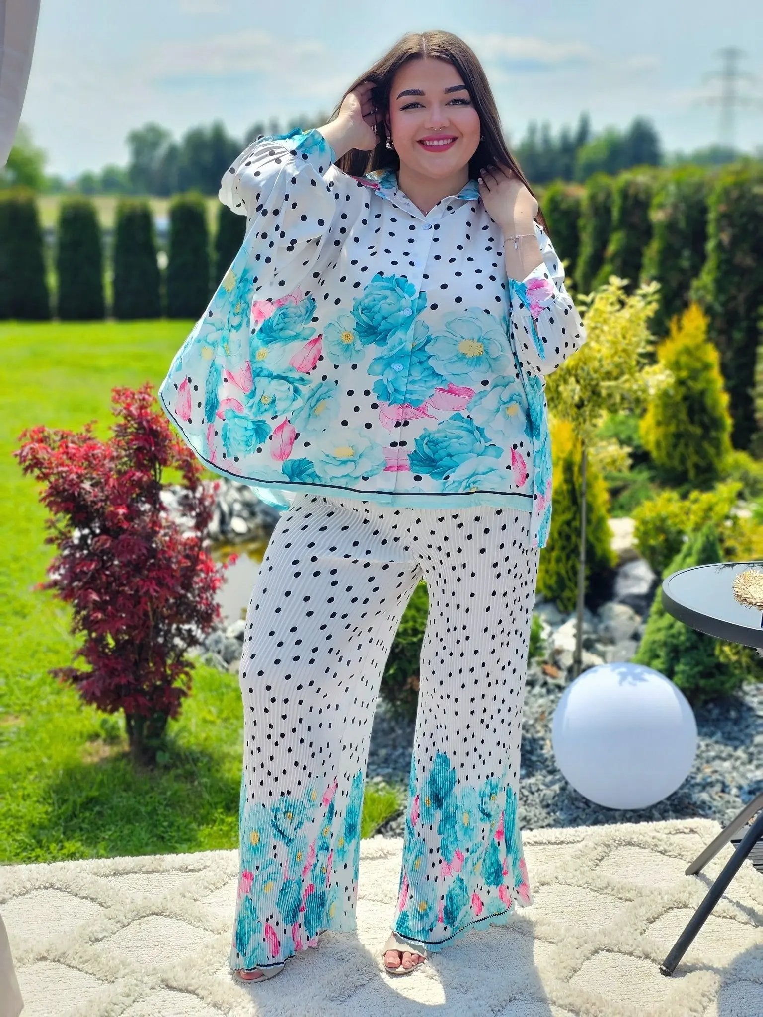 Komplet z plisowanymi spodniami i koszulą - kilka kolorów Stylowa XL