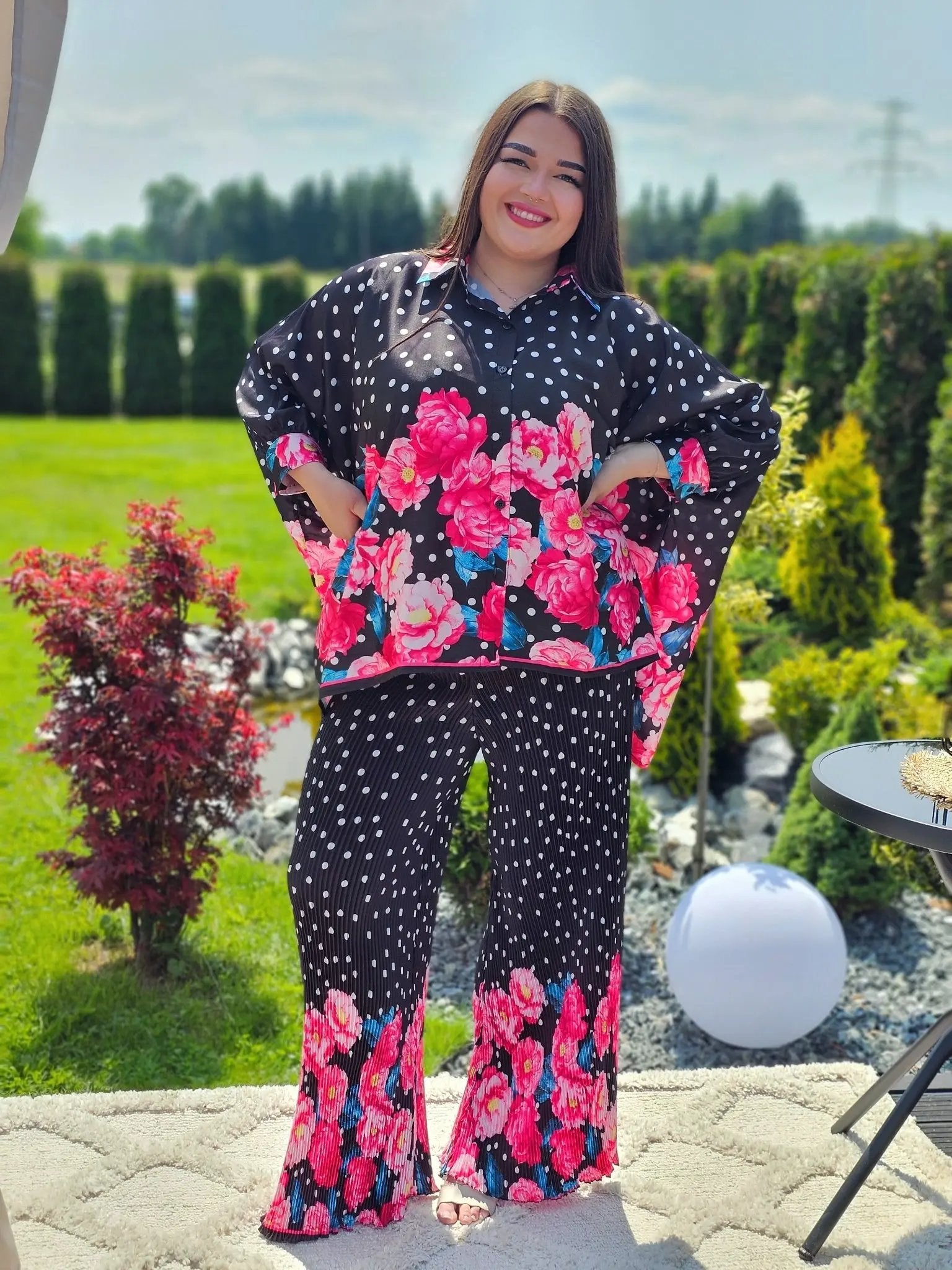 Komplet z plisowanymi spodniami i koszulą - kilka kolorów Stylowa XL