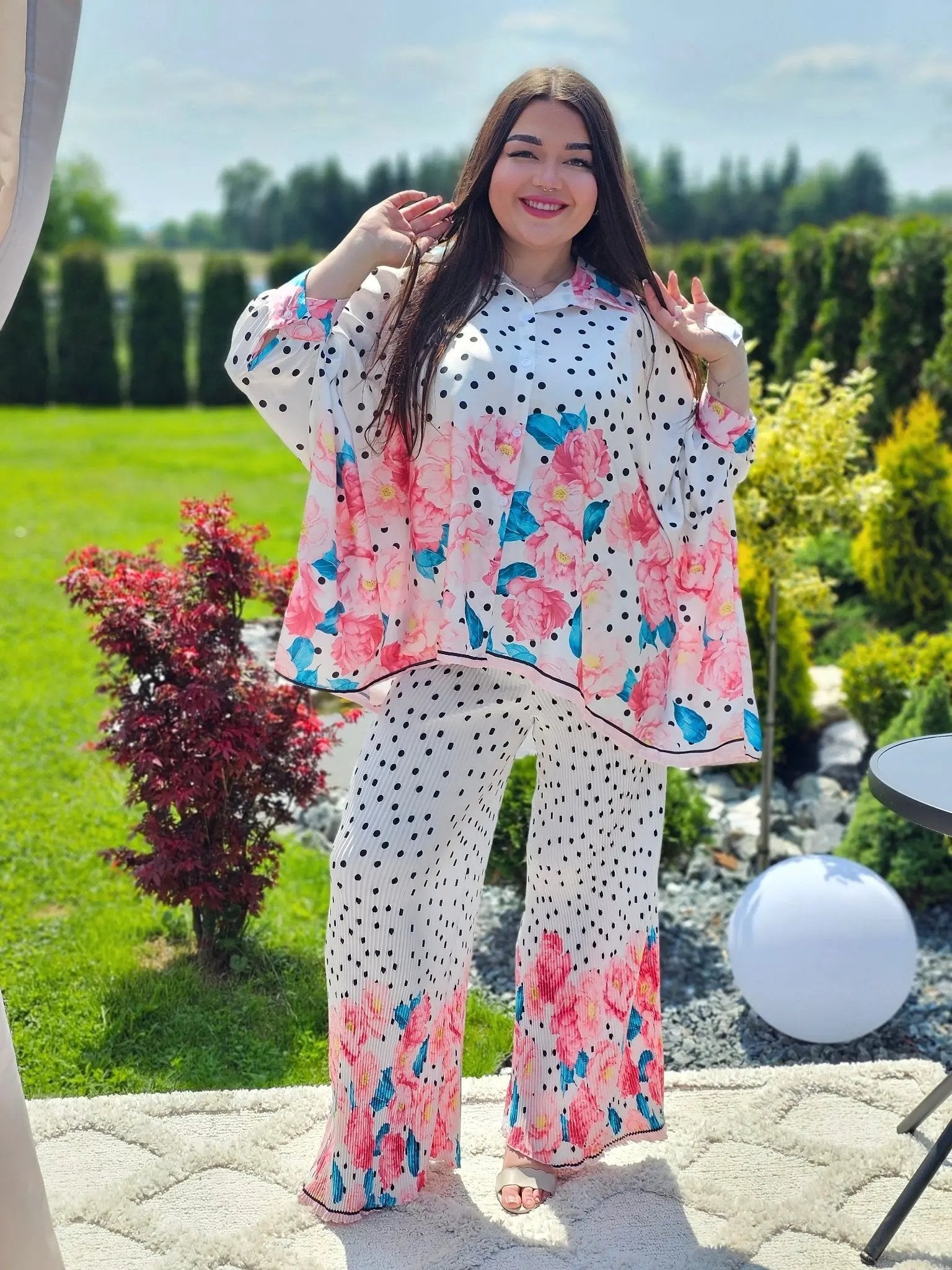 Komplet z plisowanymi spodniami i koszulą - kilka kolorów Stylowa XL