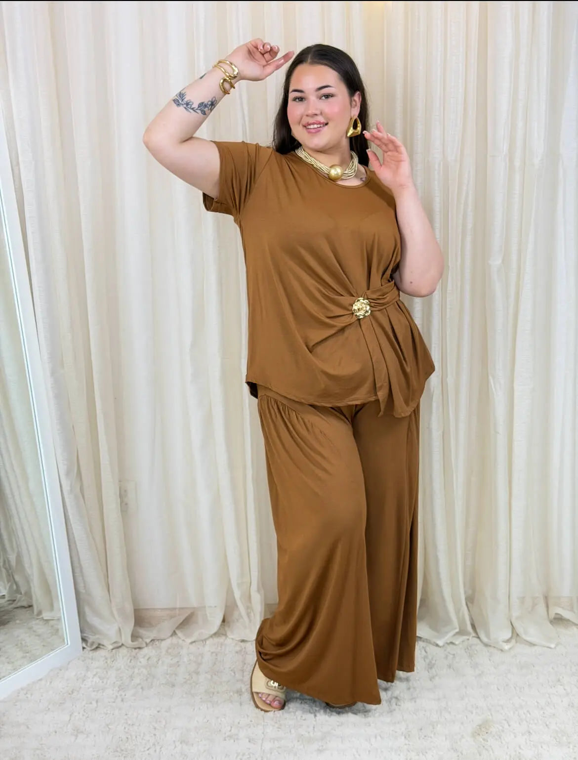 Komplet z wiązaną bluzką i szerokimi spodniami Stylowa XL