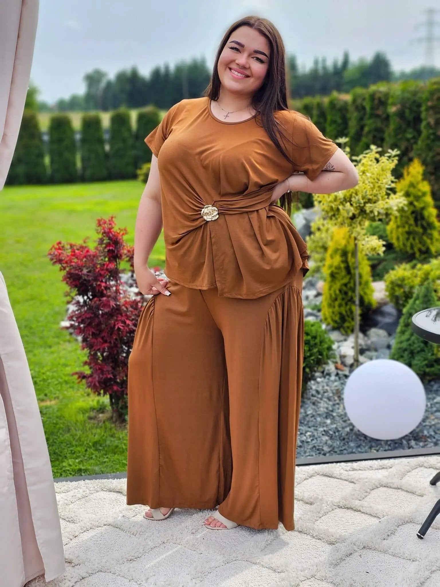 Komplet z wiązaną bluzką i szerokimi spodniami Stylowa XL