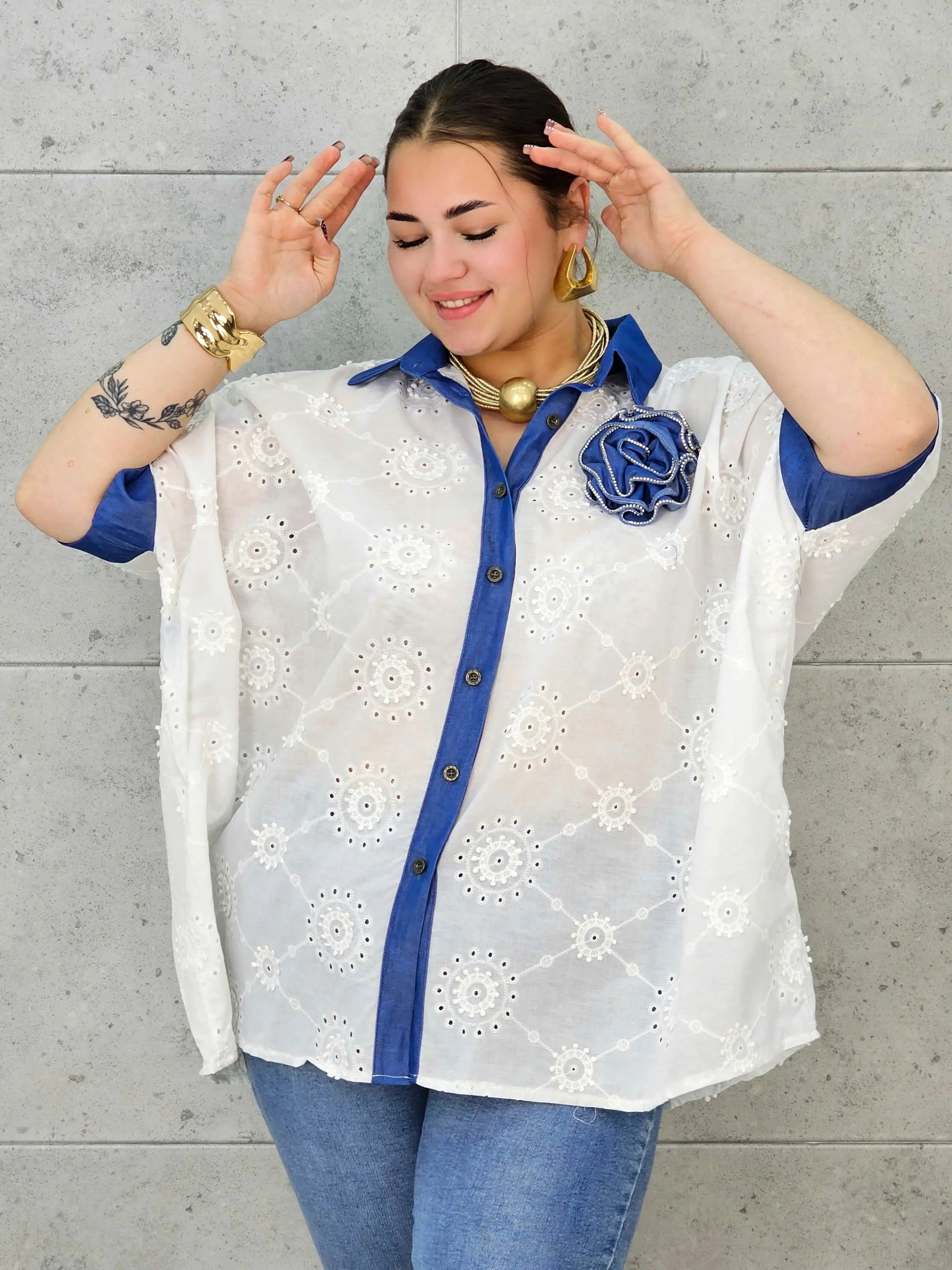 Koszula Plus Size Elegancka z Haftem – Kontrastowy Kołnierzyk, Swobodny Fason XXL Stylowa XL