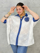 Koszula Plus Size Elegancka z Haftem – Kontrastowy Kołnierzyk, Swobodny Fason XXL Stylowa XL