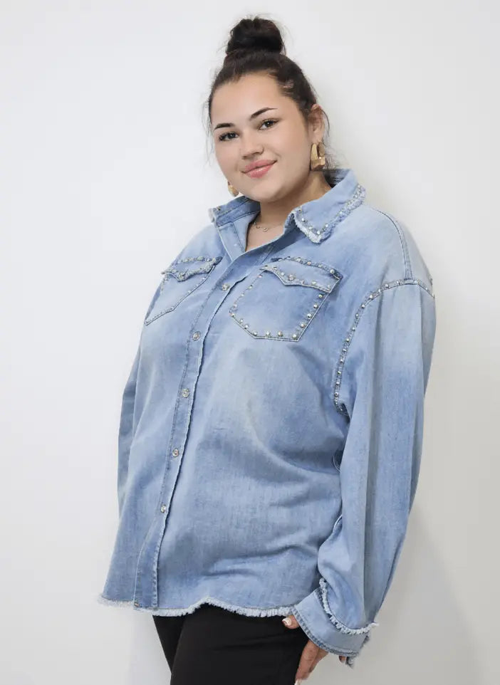 Koszula jeansowa plus size z ozdobnymi nitami – modna koszula XXL dla kobiet Stylowa XL
