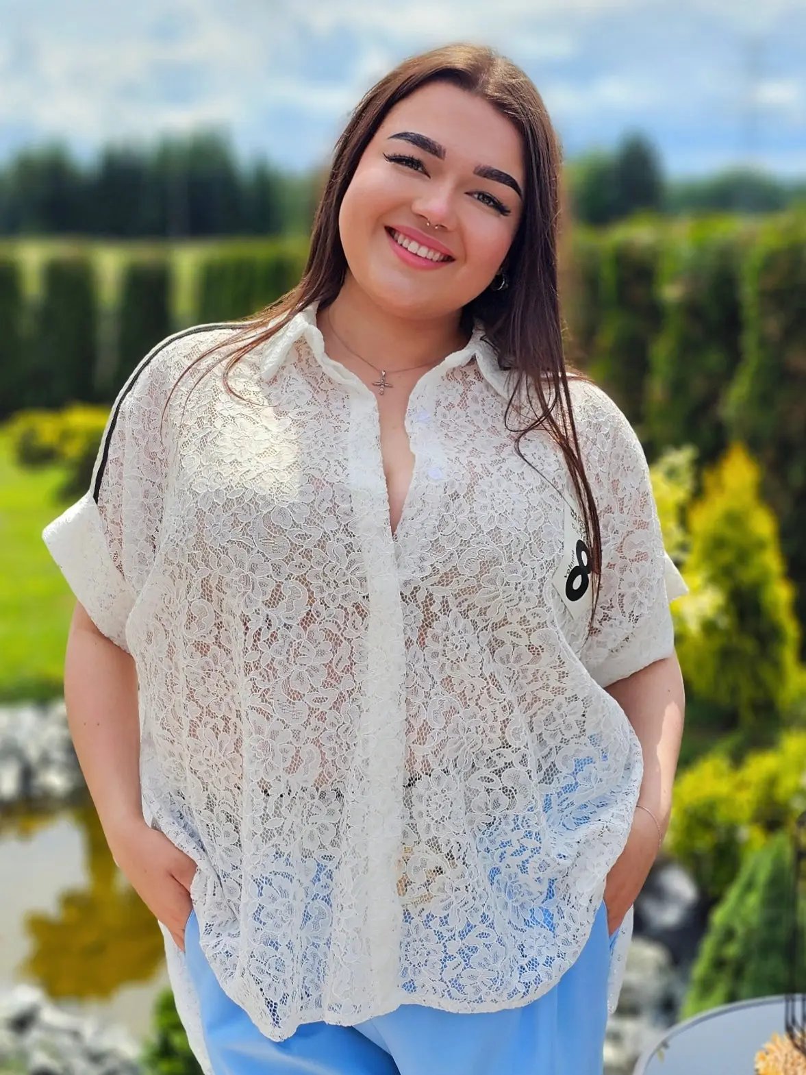 Koszula koronkowa – elegancja w delikatnym wydaniu Stylowa XL