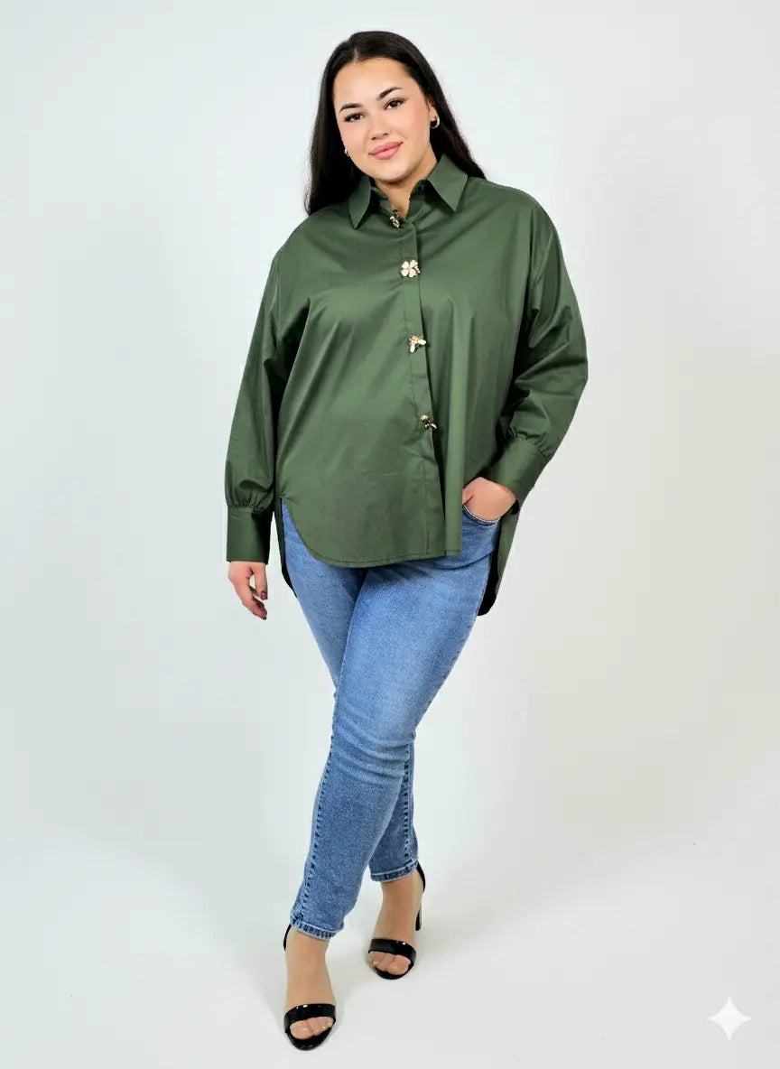 Koszula plus size XXL z ozdobnymi guzikami – klasyka dla kobiet plus size Stylowa XL