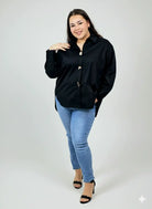 Koszula plus size XXL z ozdobnymi guzikami – klasyka dla kobiet plus size Stylowa XL