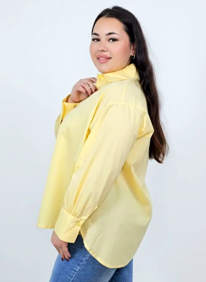 Koszula plus size XXL z ozdobnymi guzikami – klasyka dla kobiet plus size Stylowa XL