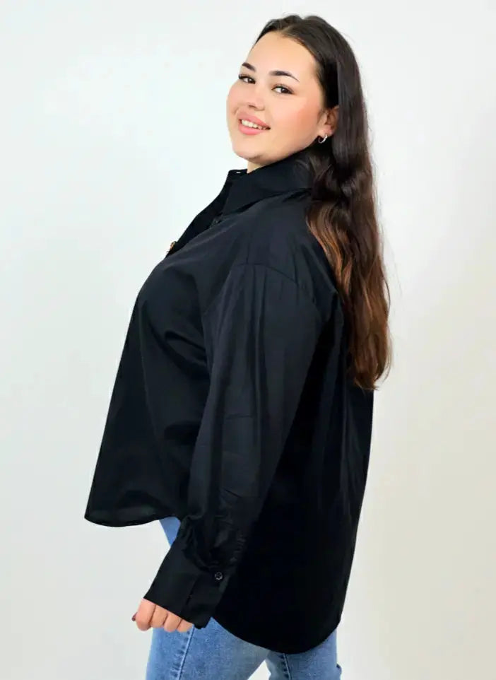 Koszula plus size XXL z ozdobnymi guzikami – klasyka dla kobiet plus size Stylowa XL