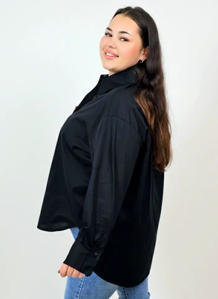 Koszula plus size XXL z ozdobnymi guzikami – klasyka dla kobiet plus size Stylowa XL