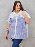 Koszula plus size – elegancka koszula w paski z haftem Stylowa XL