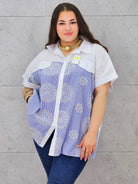 Koszula plus size – elegancka koszula w paski z haftem Stylowa XL