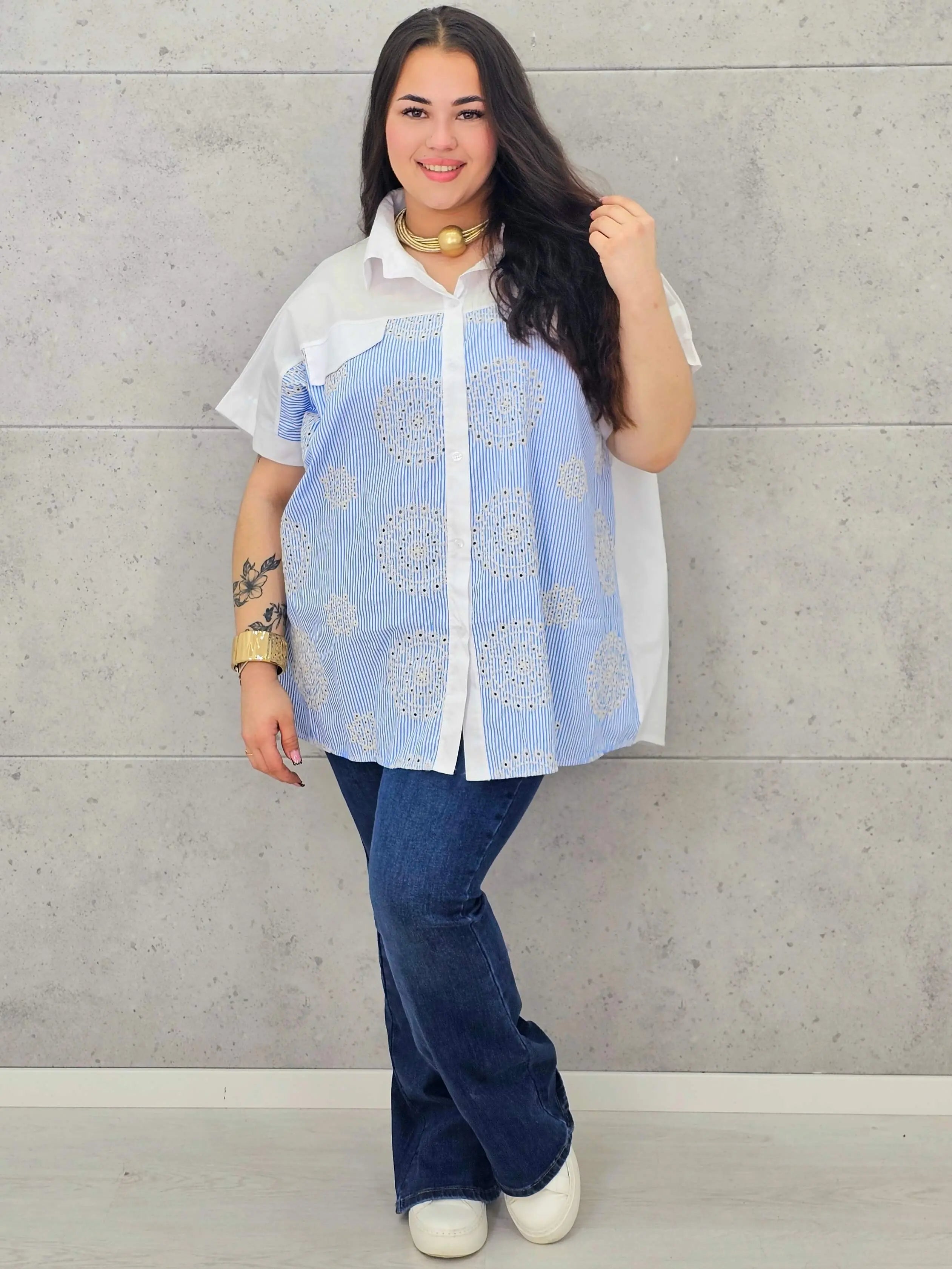 Koszula plus size – elegancka koszula w paski z haftem Stylowa XL