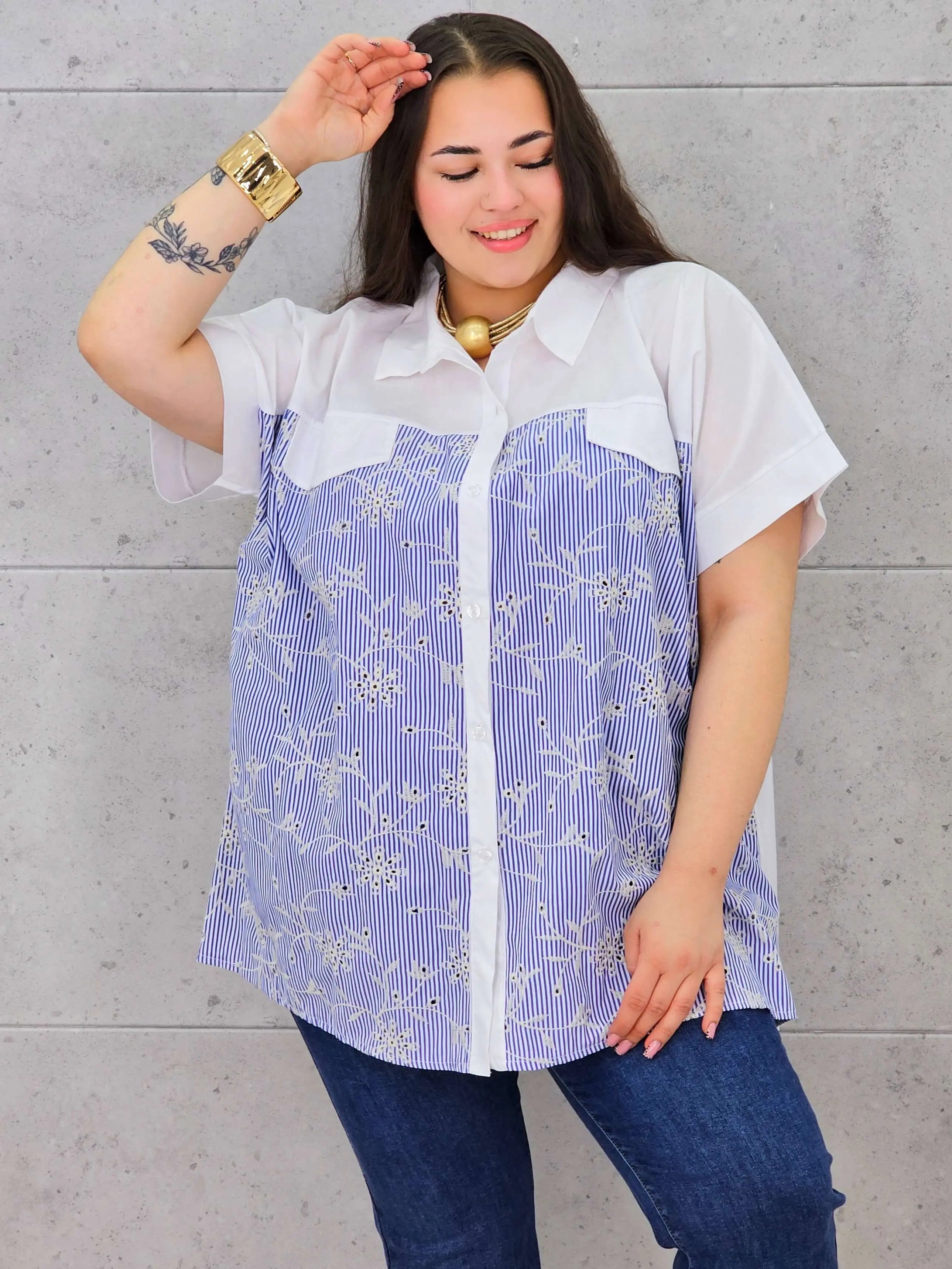 Koszula plus size – elegancki fason z haftowanymi detalami Stylowa XL