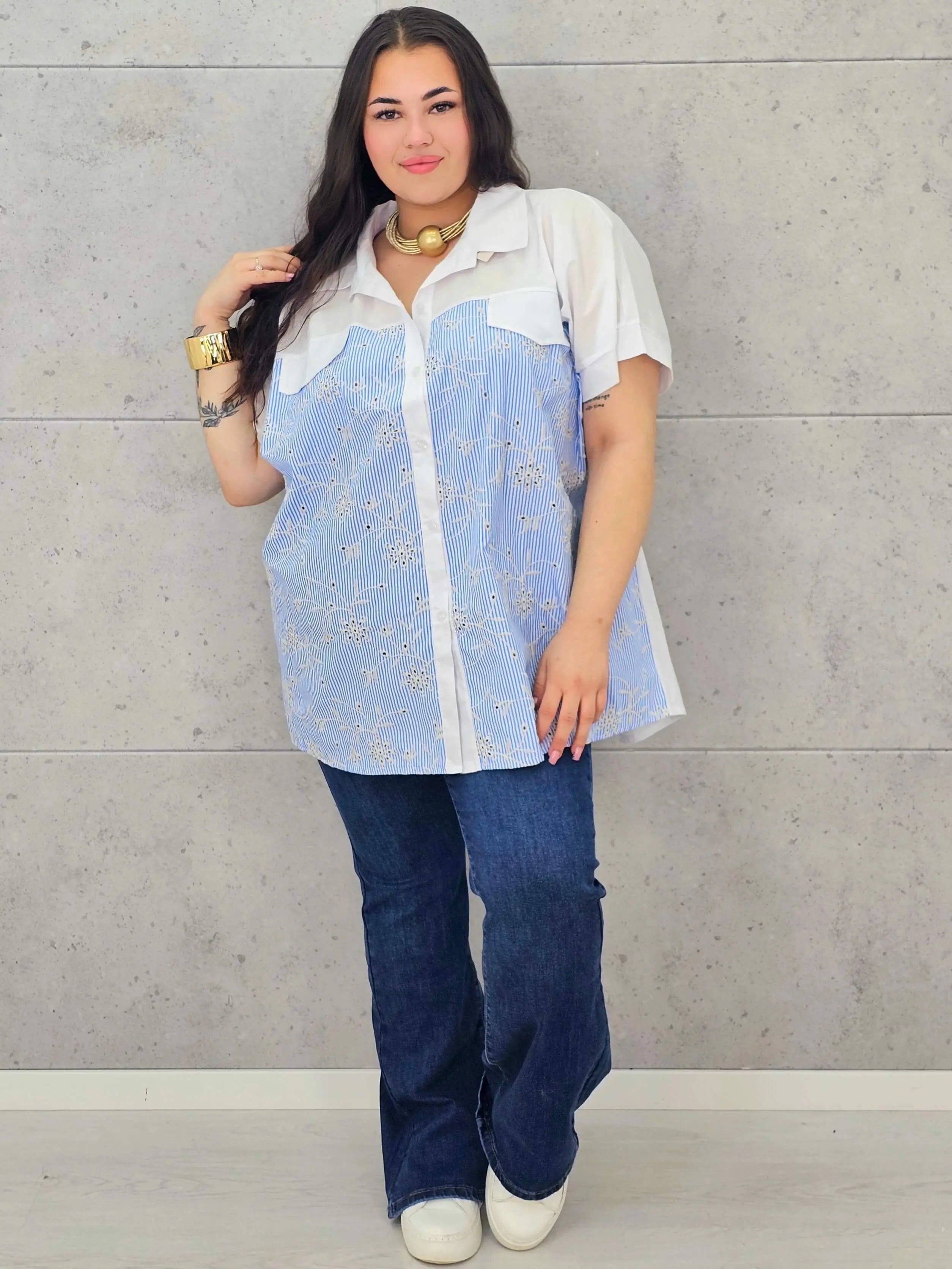 Koszula plus size – elegancki fason z haftowanymi detalami Stylowa XL