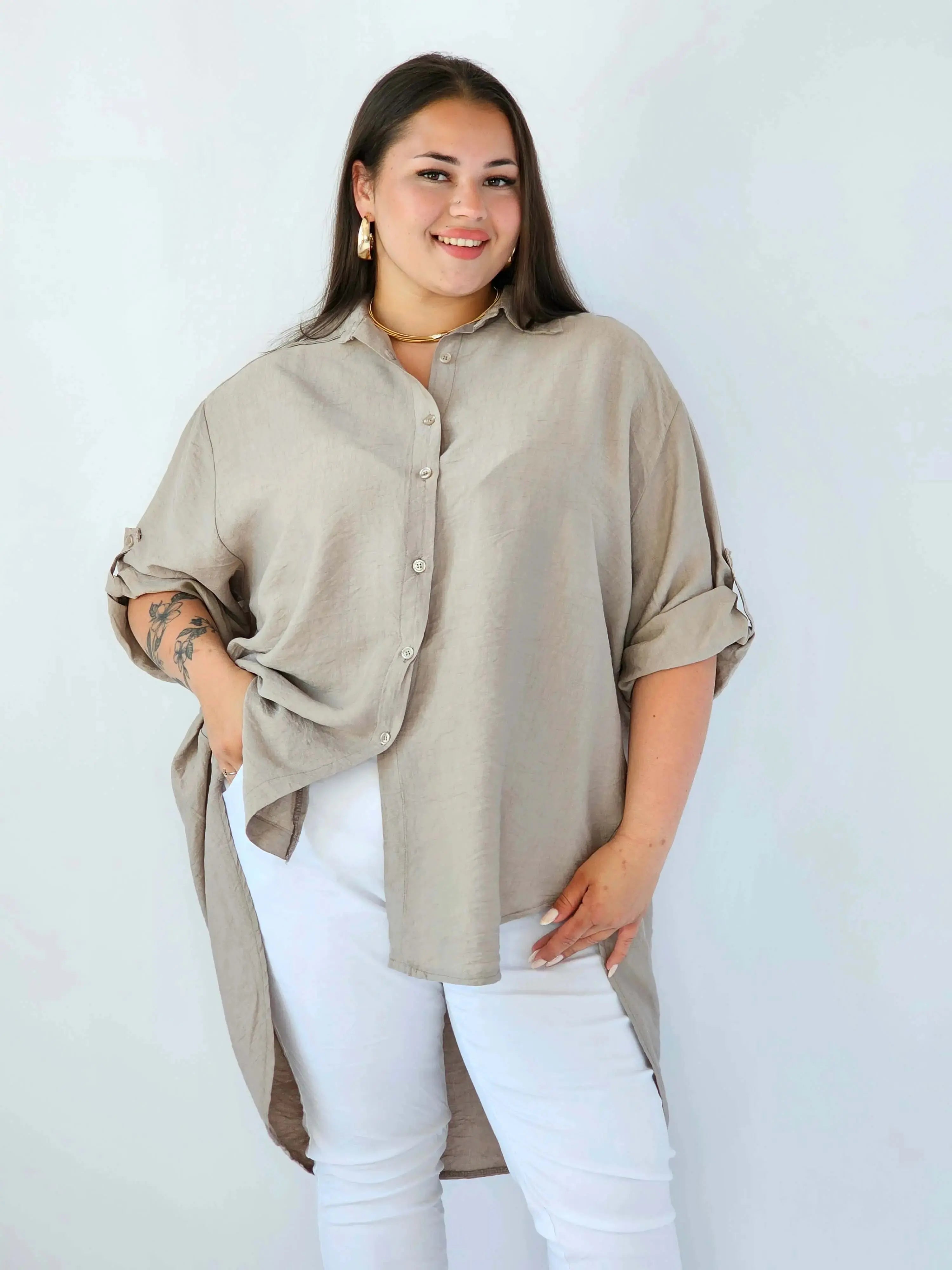 Koszula plus size oversize z wydłużonym tyłem – styl i komfort XXL Stylowa XL