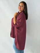 Koszula plus size oversize z wydłużonym tyłem – styl i komfort XXL Stylowa XL