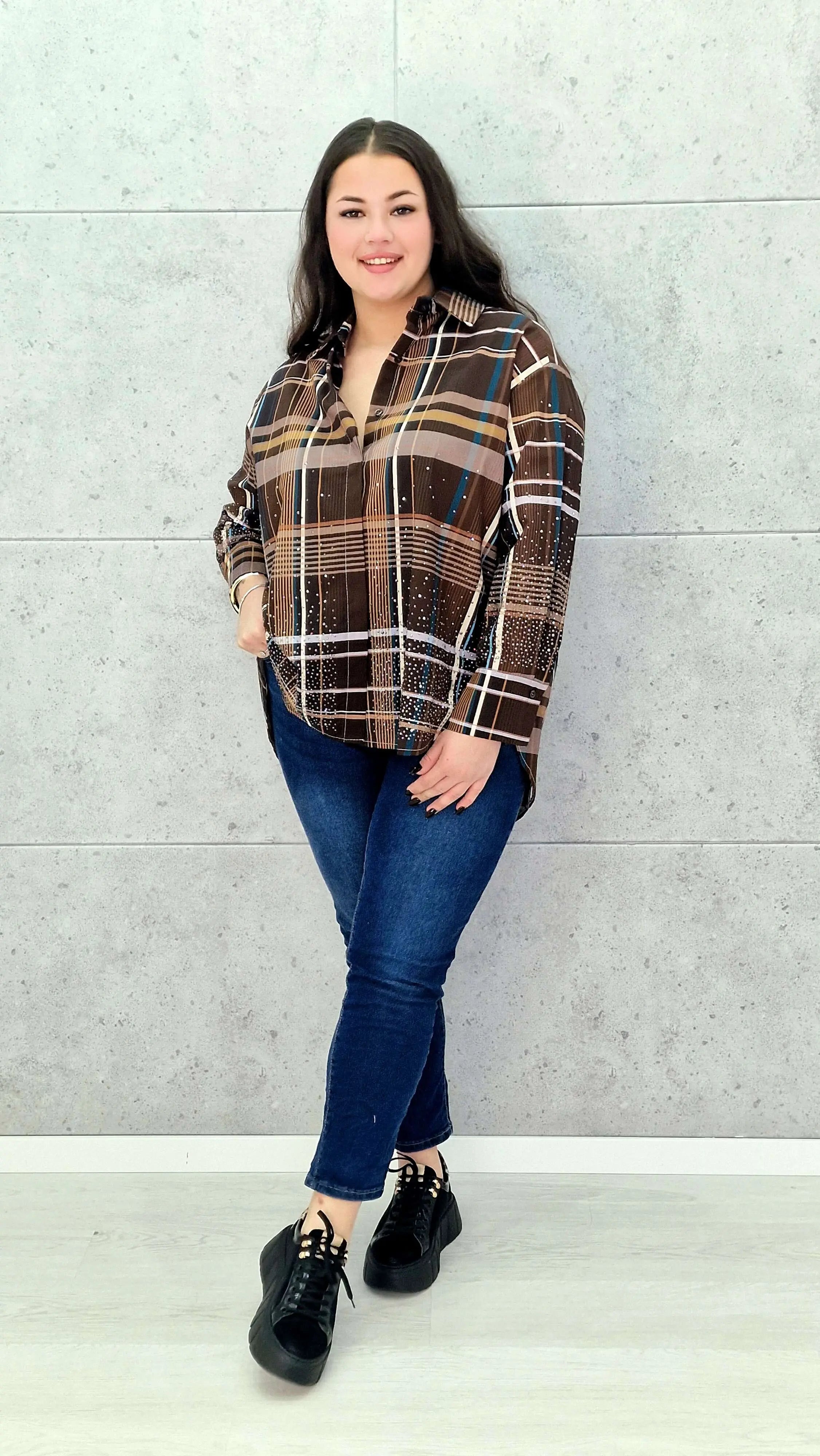 Koszula plus size w kratę – elegancja i komfort na co dzień Stylowa XL