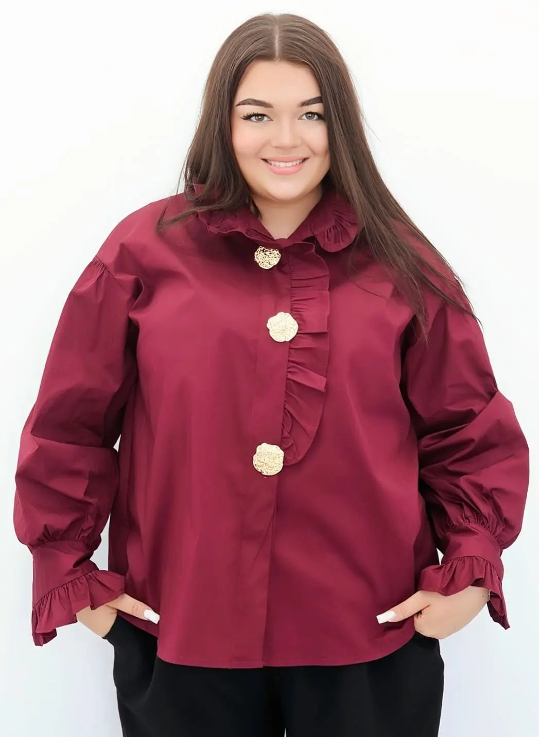 Koszula plus size z falbanką i złotymi guzikami – elegancja w nowoczesnym stylu Stylowa XL