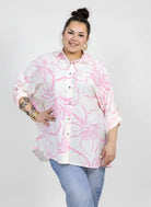 Koszula plus size z kobiecym wzorem i swobodnym fasonem Stylowa XL