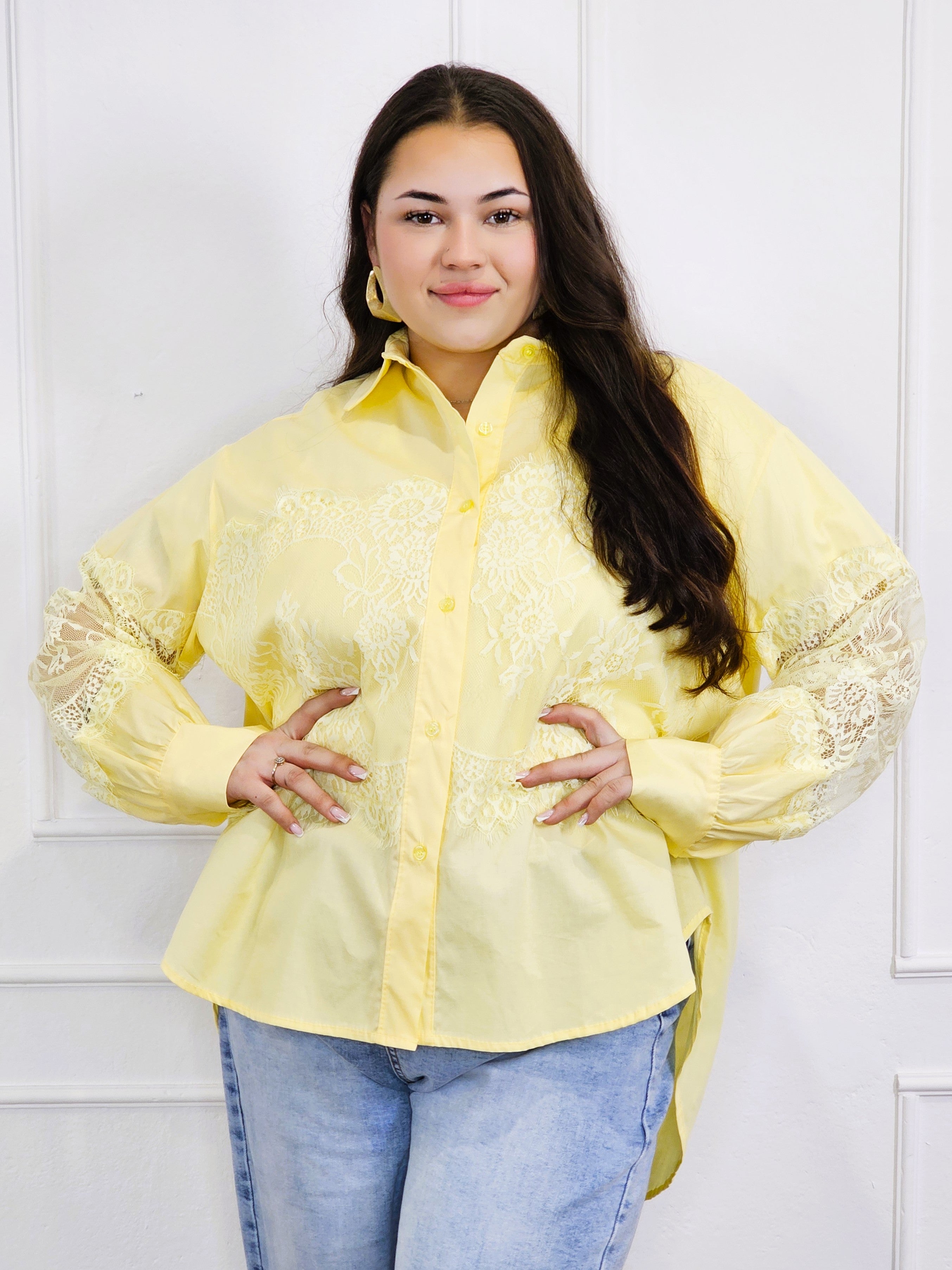 Koszula plus size z koronką – elegancja i szyk dla kobiet XL Stylowa XL