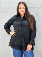 Koszula plus size z koronką– elegancka koszula XXL z koronkowym wykończeniem Stylowa XL