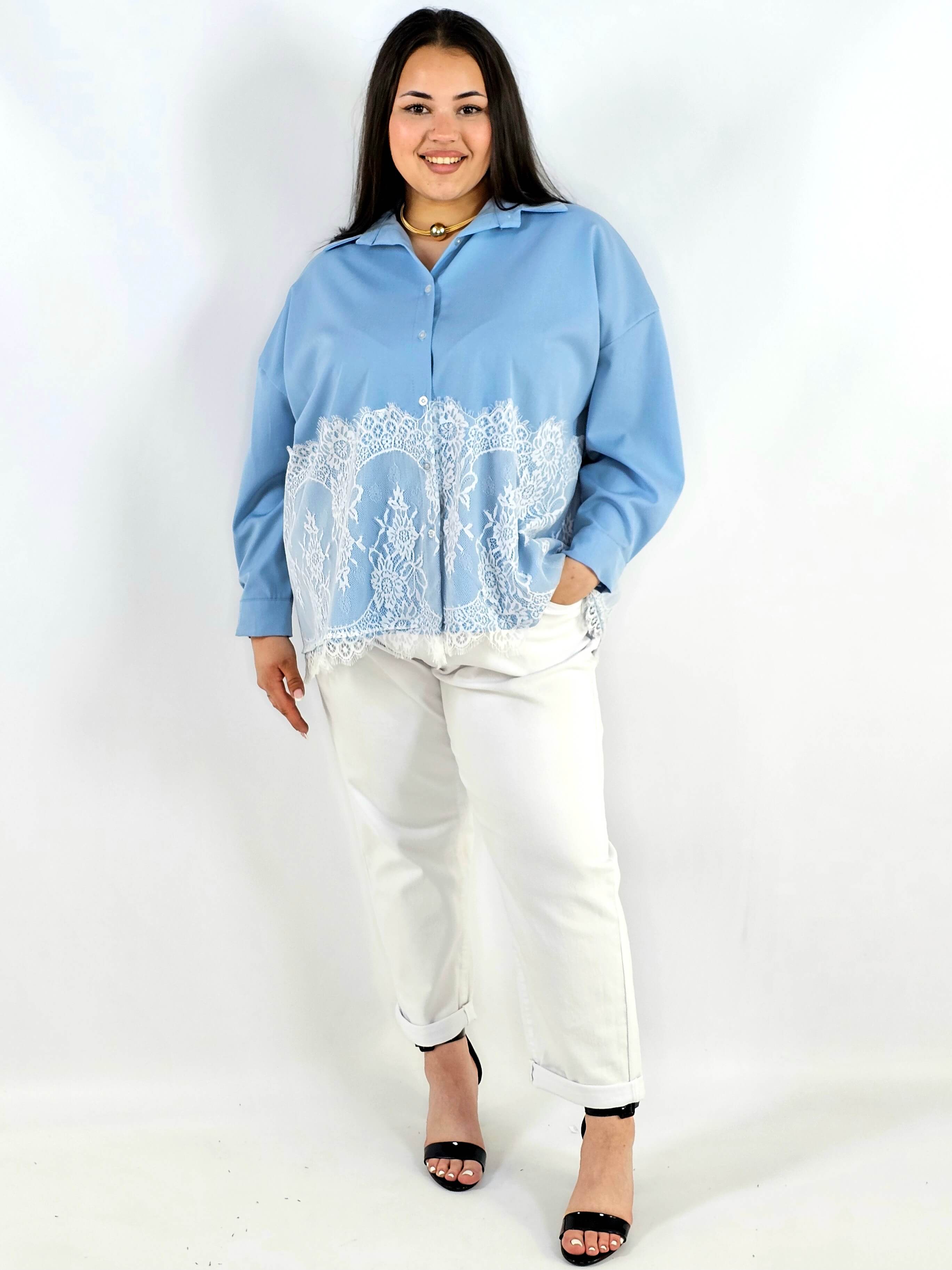 Koszula plus size z koronkowym dołem XXL – elegancki styl Stylowa XL