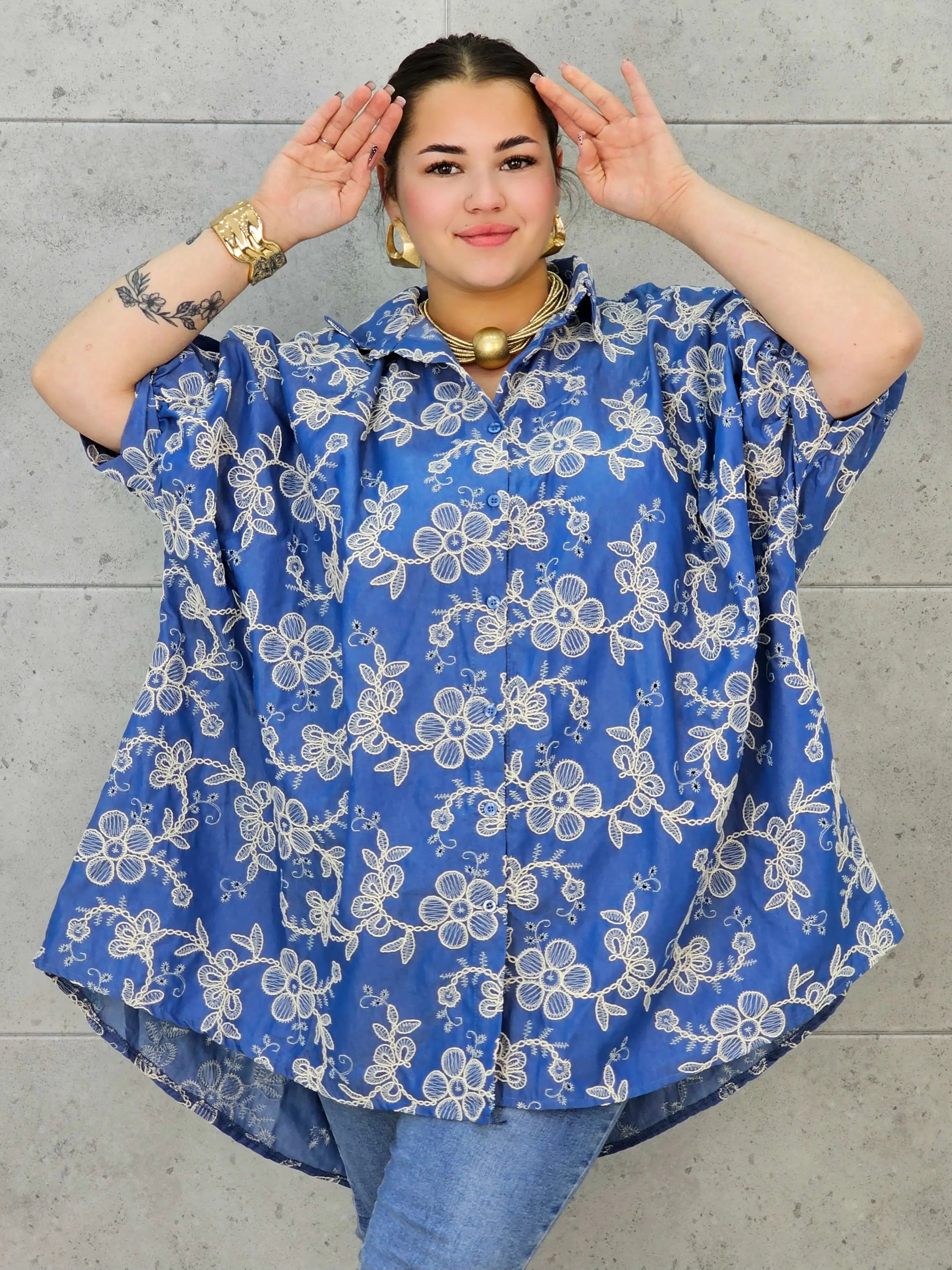 Koszula plus size z kwiatowym haftem – elegancja i lekkość dla kobiet XXL Stylowa XL