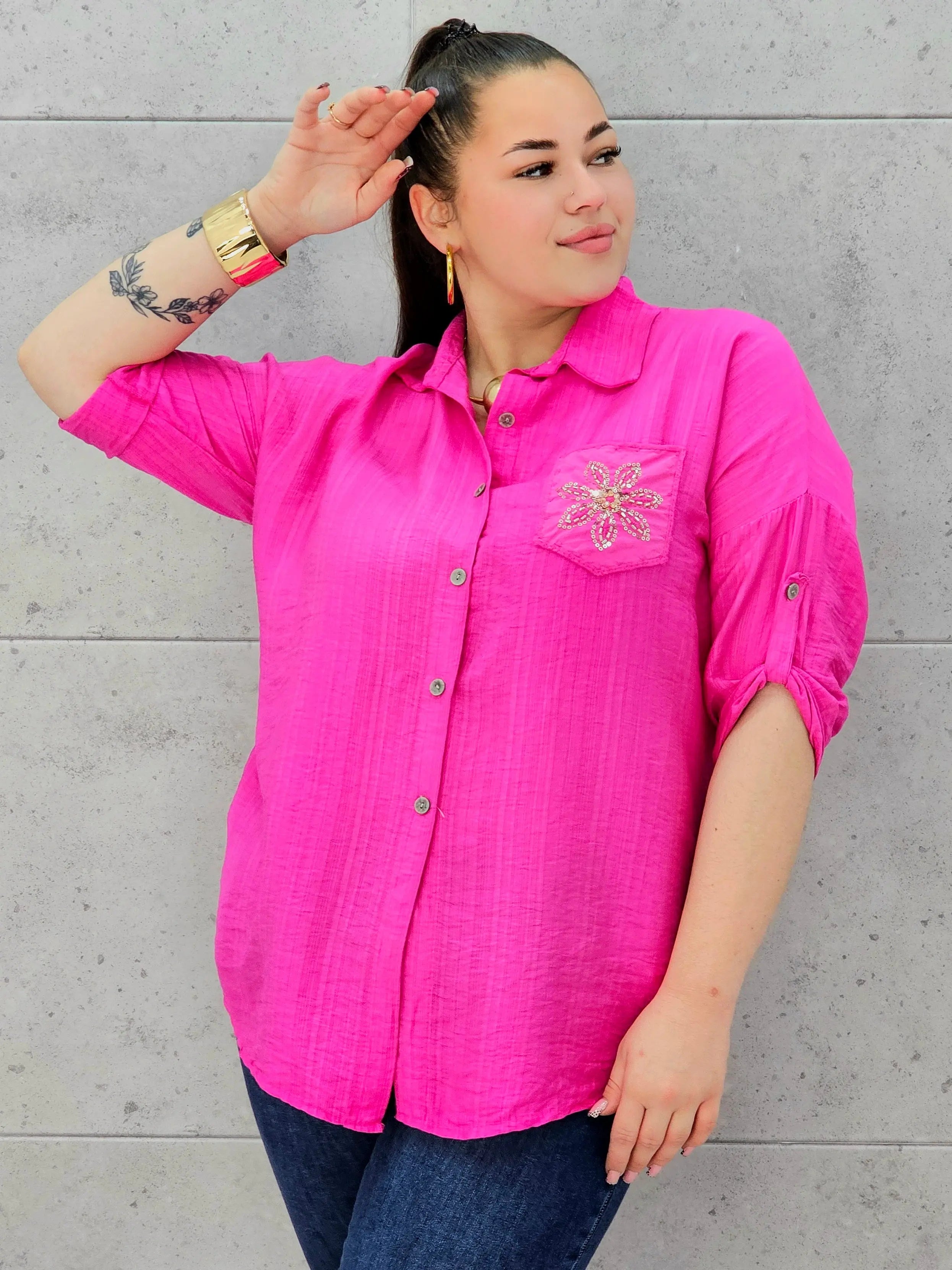 Koszula plus size z ozdobną kieszonką – stylowa i lekka koszula XXL Stylowa XL