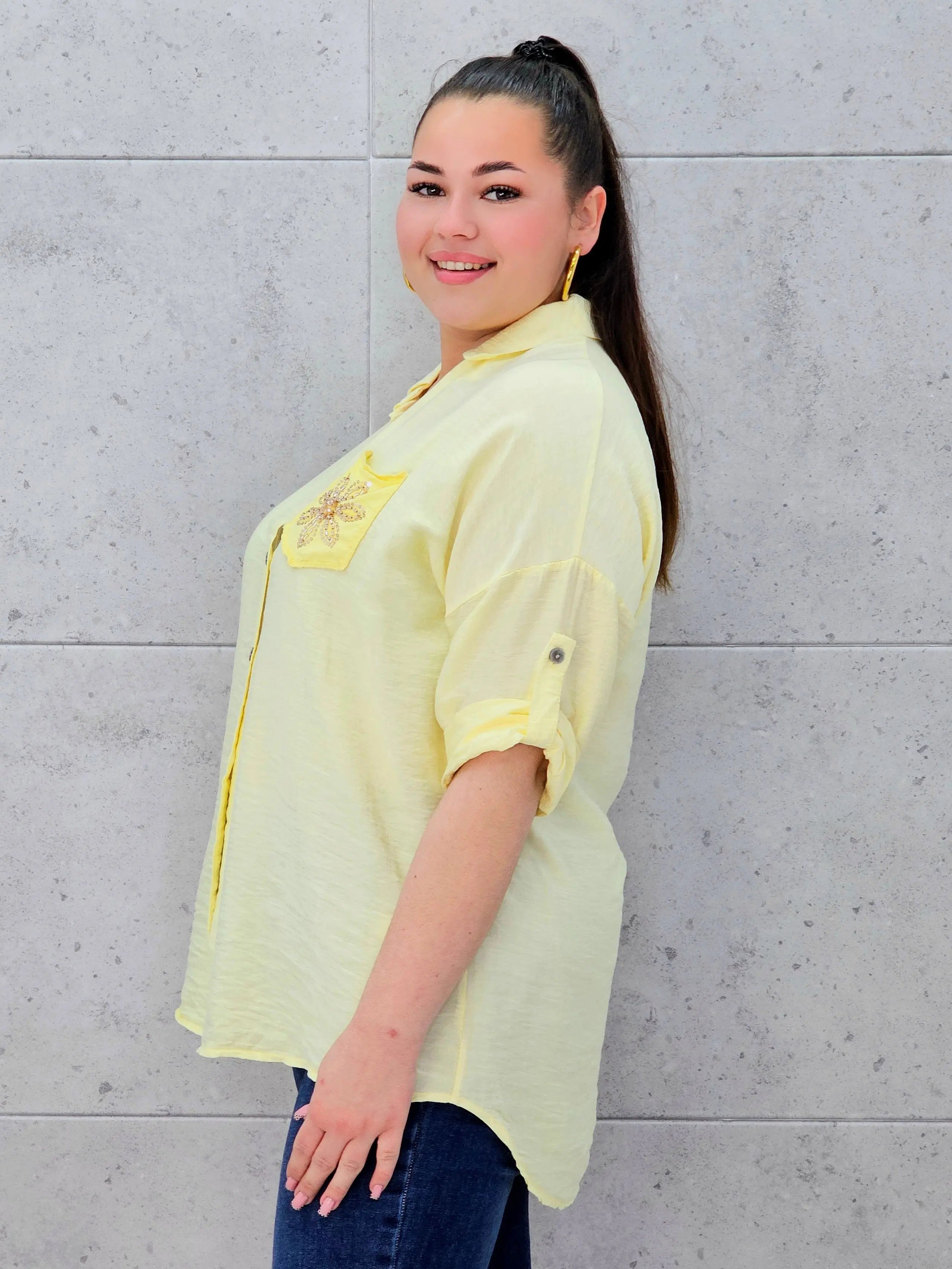 Koszula plus size z ozdobną kieszonką – stylowa i lekka koszula XXL Stylowa XL