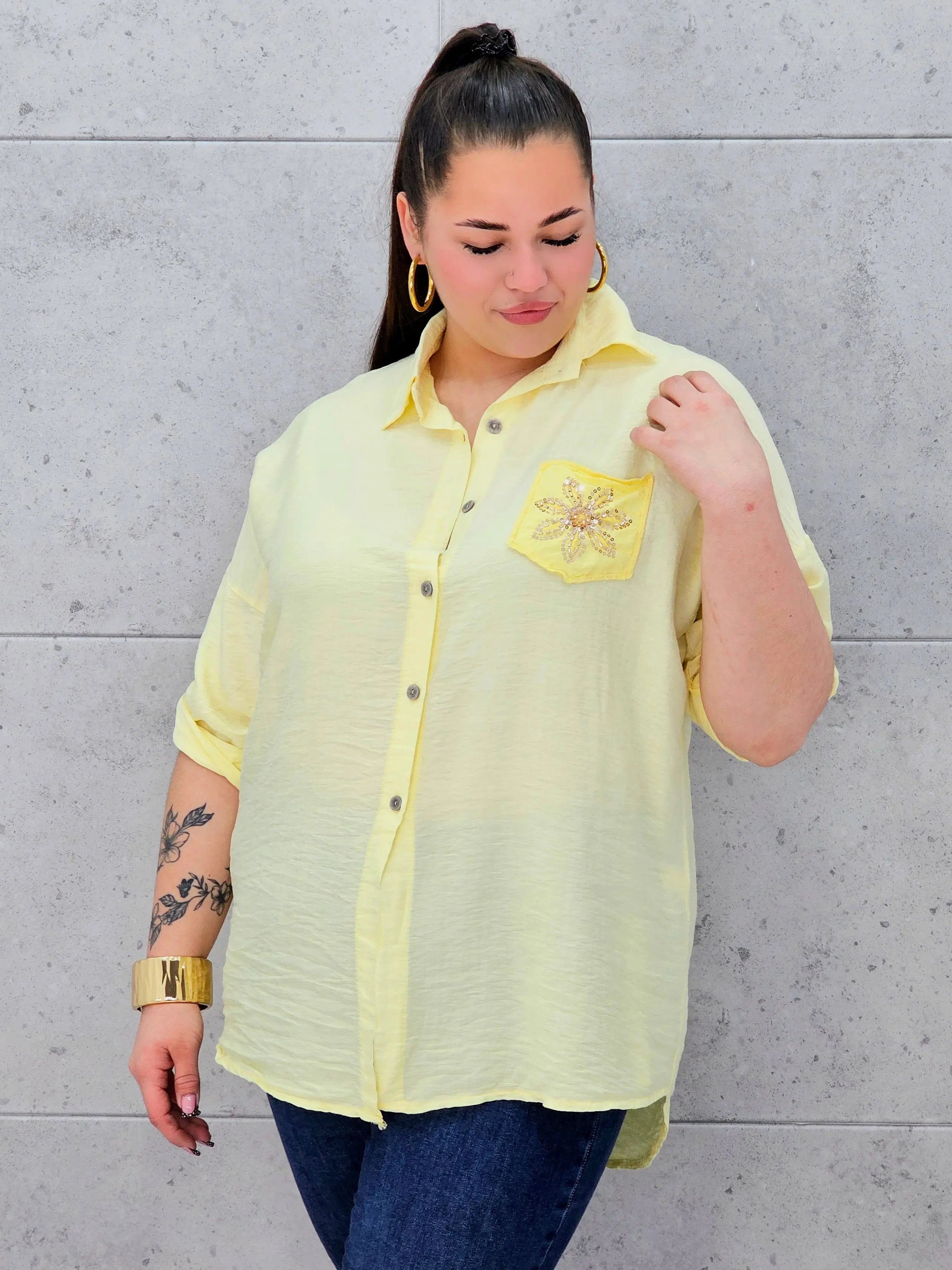 Koszula plus size z ozdobną kieszonką – stylowa i lekka koszula XXL Stylowa XL
