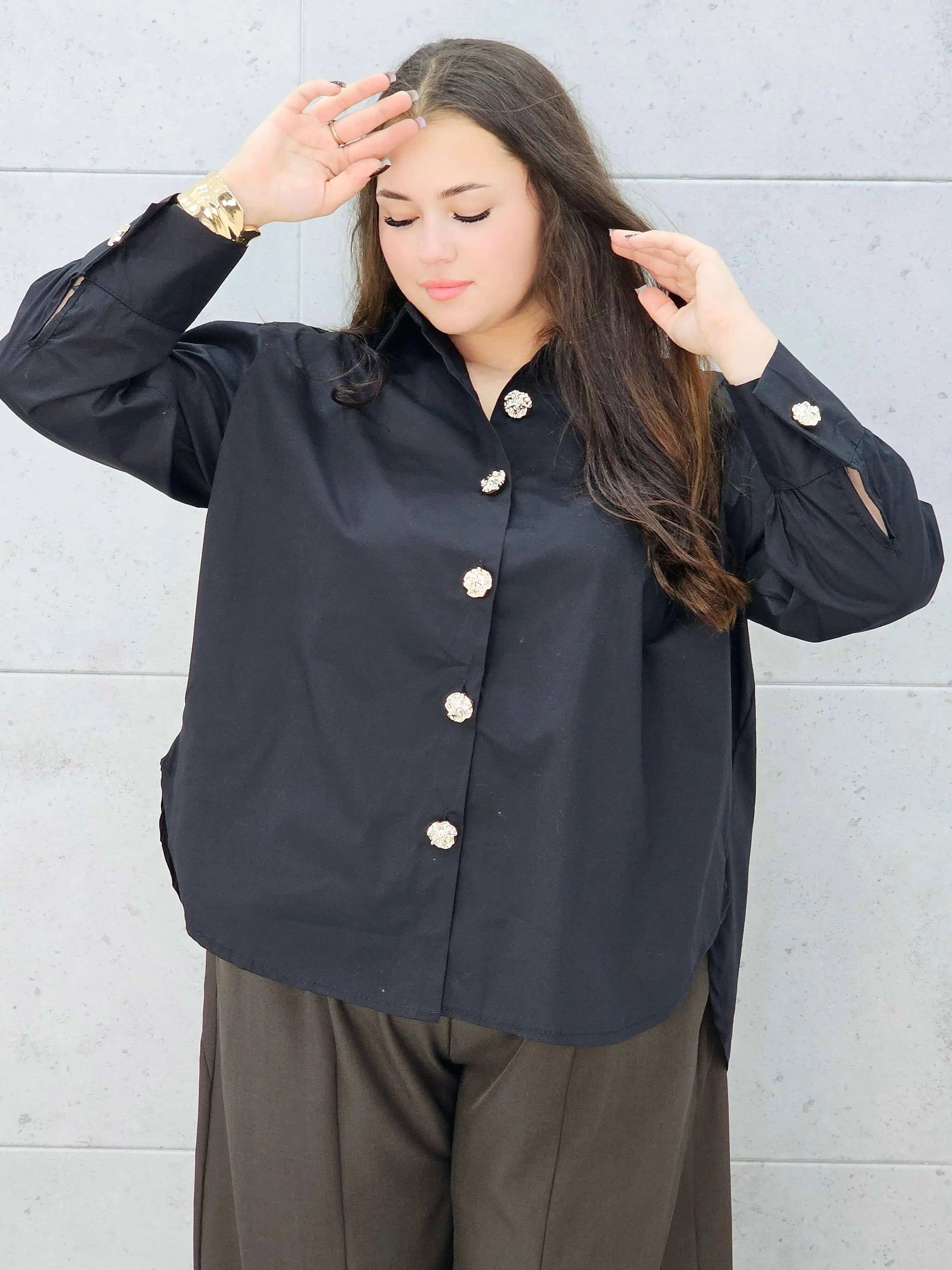 koszula plus size czarna z eleganckimi guzikami 