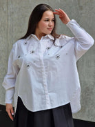 Koszula plus size z perełkowymi zdobieniami Stylowa XL