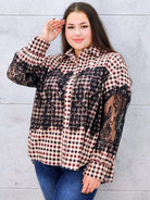 koszula w kratę XXL dla kobiet – stylizacja na co dzień przód