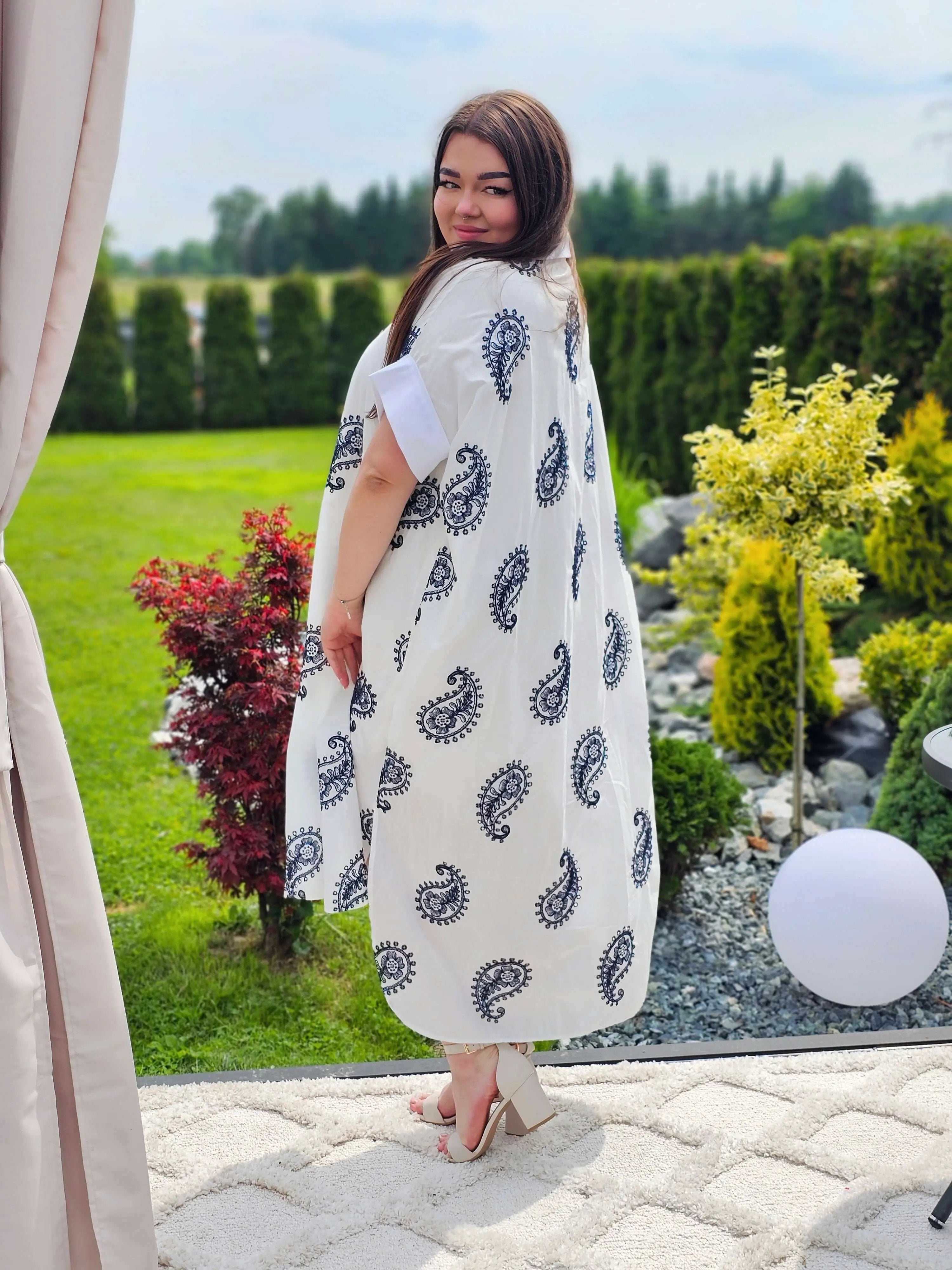 Koszulowa sukienka z bawełny Stylowa XL