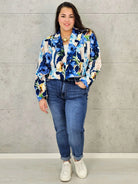 Krótka marynarka plus size w kwiaty – elegancja w modnym wydaniu Stylowa XL Stylowa XL