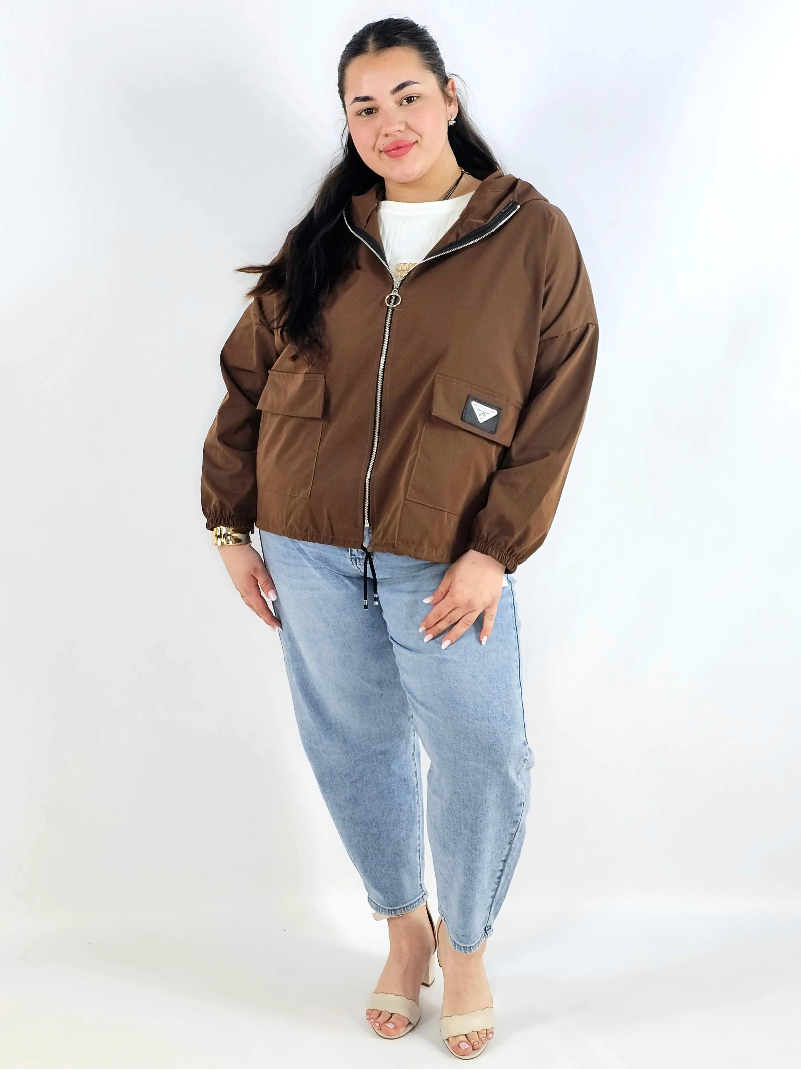 Kurtka damska – lekka, modna i praktyczna propozycja plus size Stylowa XL