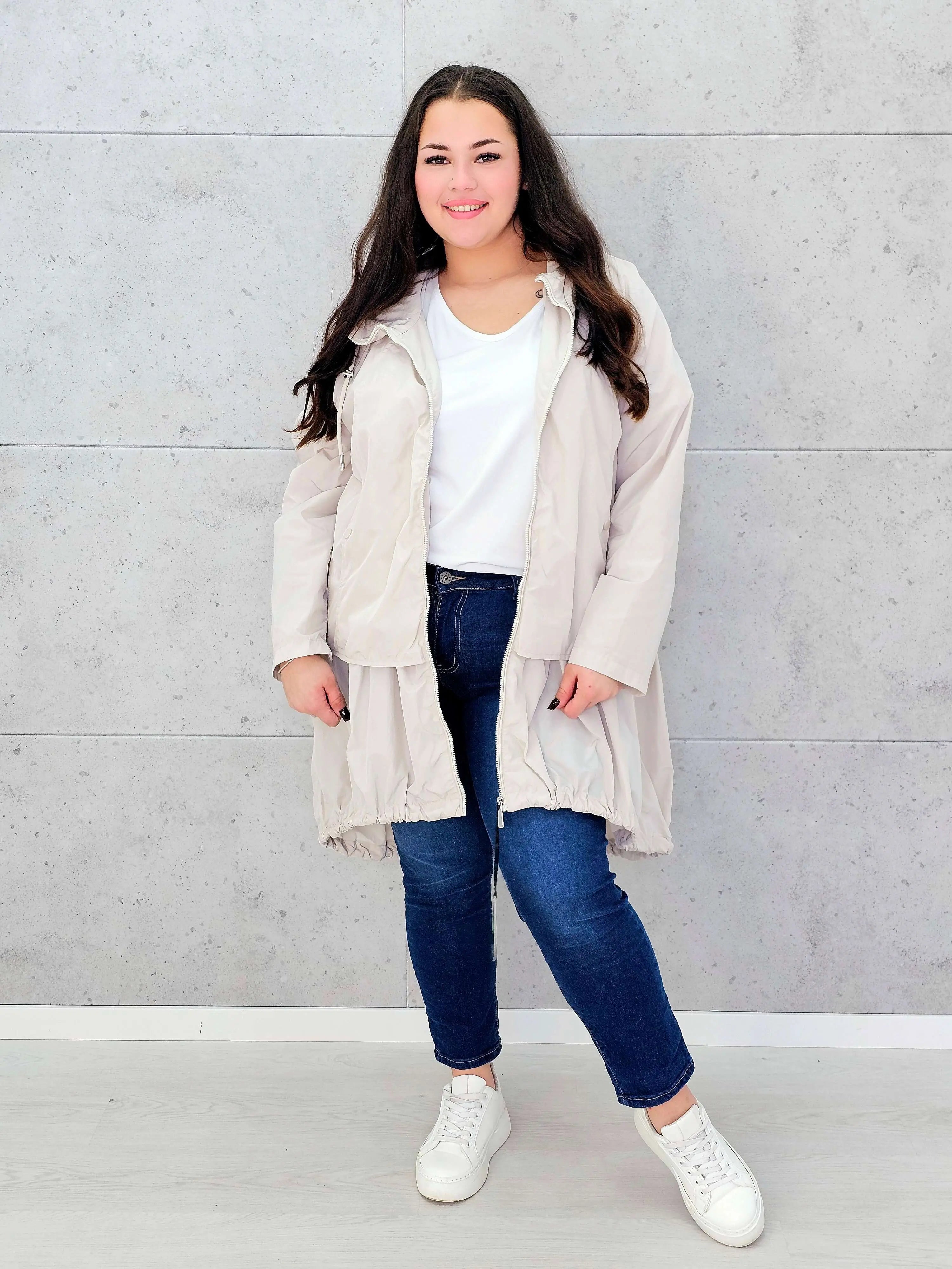 Kurtka damska parka plus size – asymetryczna lekkość i nowoczesny styl plus size Stylowa XL