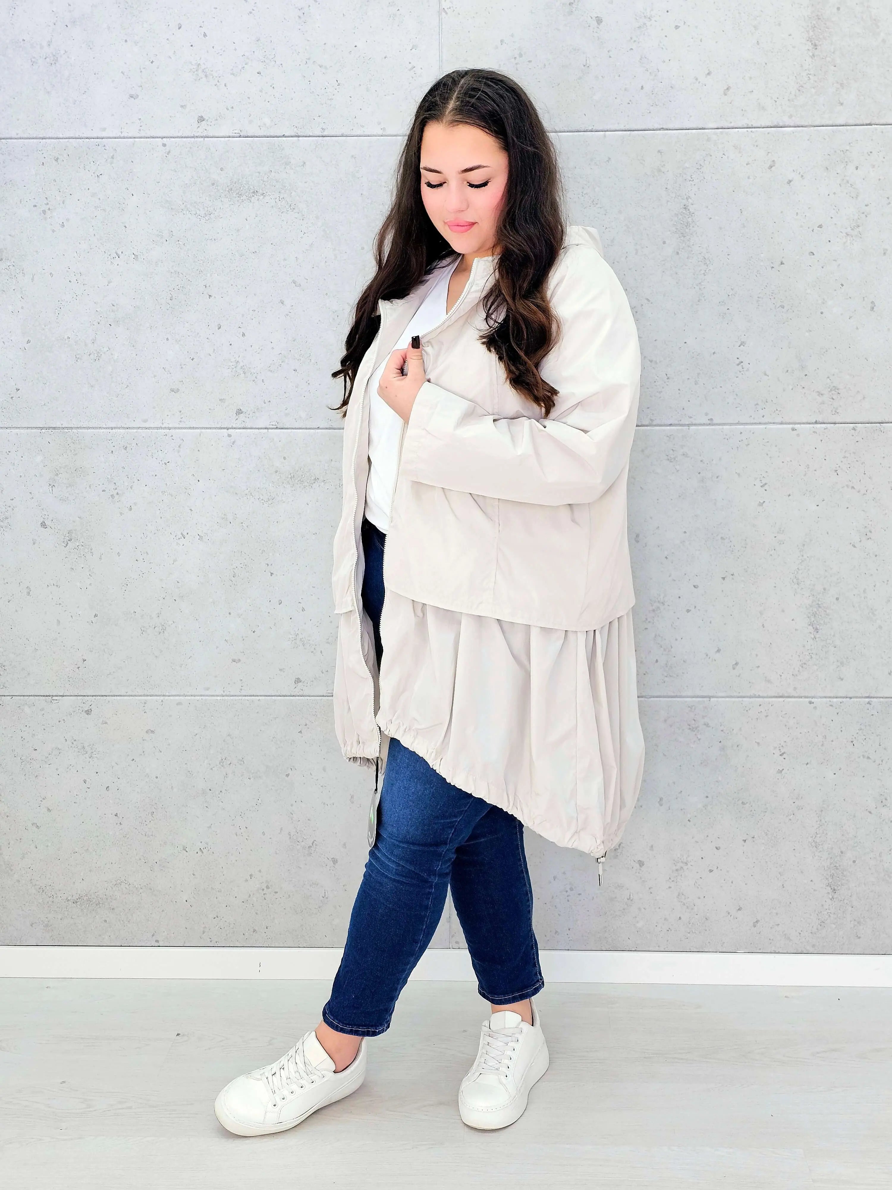 Kurtka damska parka plus size – asymetryczna lekkość i nowoczesny styl plus size Stylowa XL