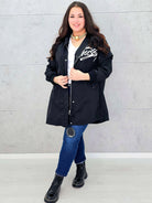 Kurtka damska z nadrukiem freestyle XXL – modny miejski styl w wersji plus size Stylowa XL