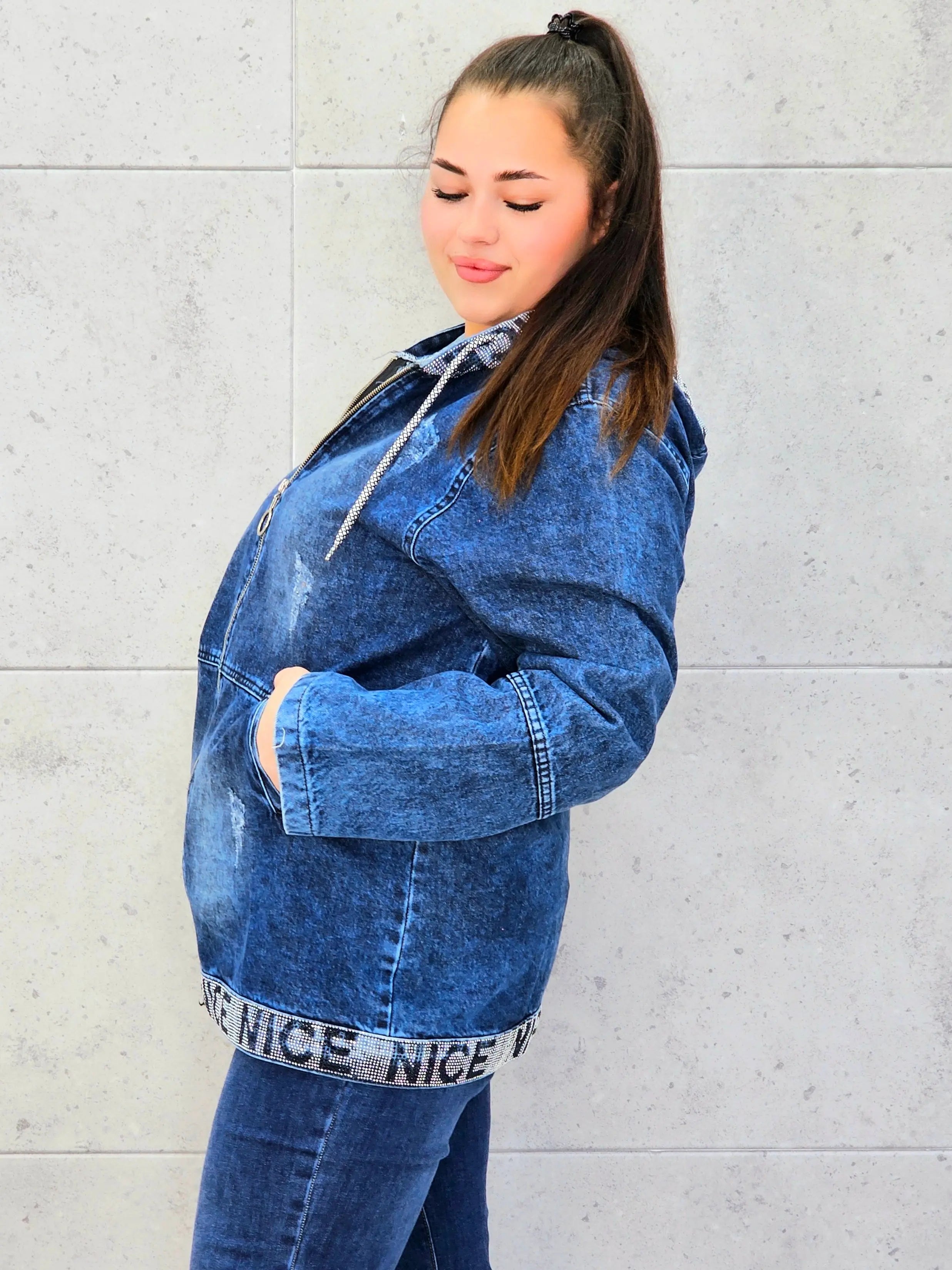 Kurtka jeansowa plus size NICE – wygodny jeans w modnym stylu XXL Stylowa XL