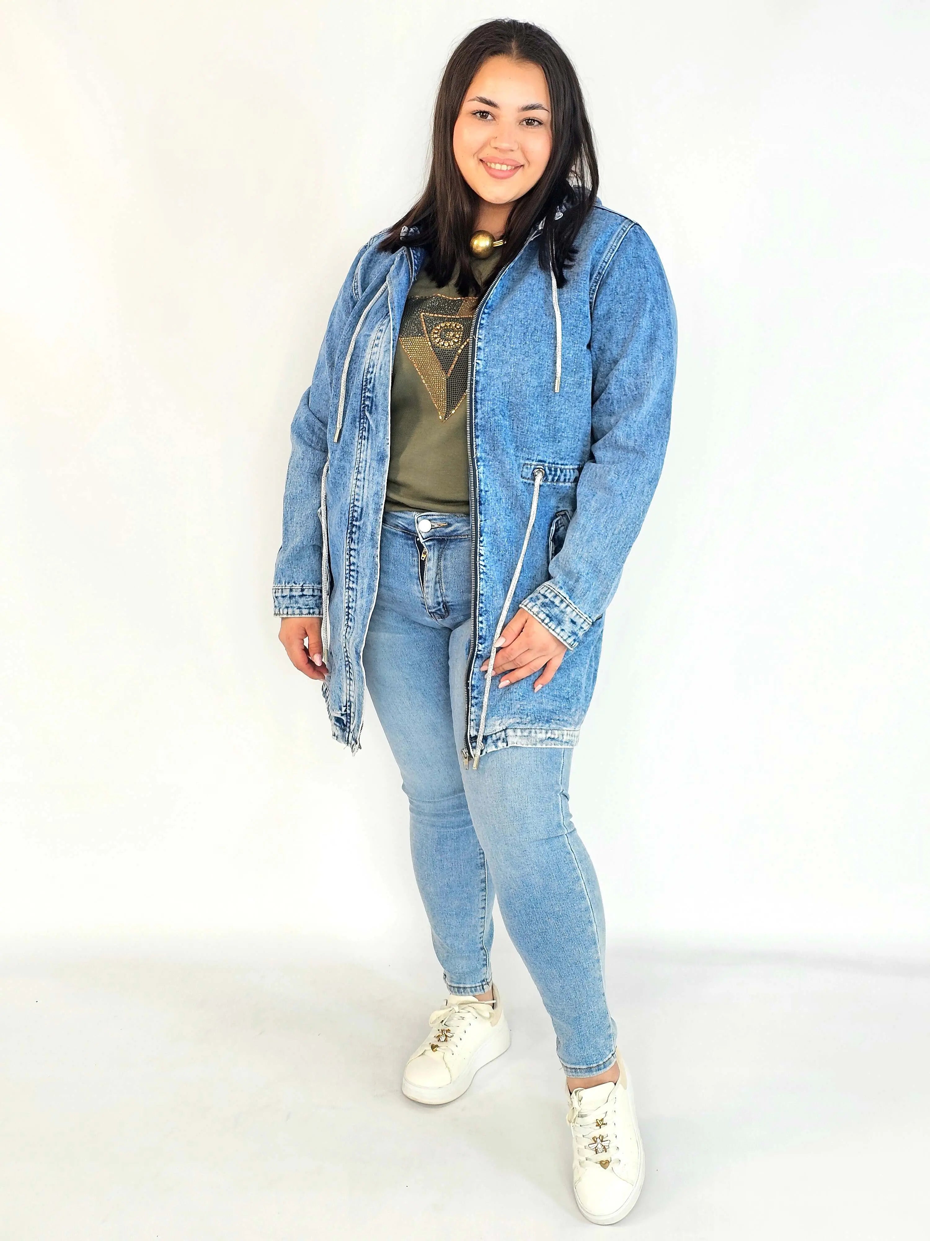 Kurtka jeansowa plus size – długa katana XXL z wiązaniem Stylowa XL