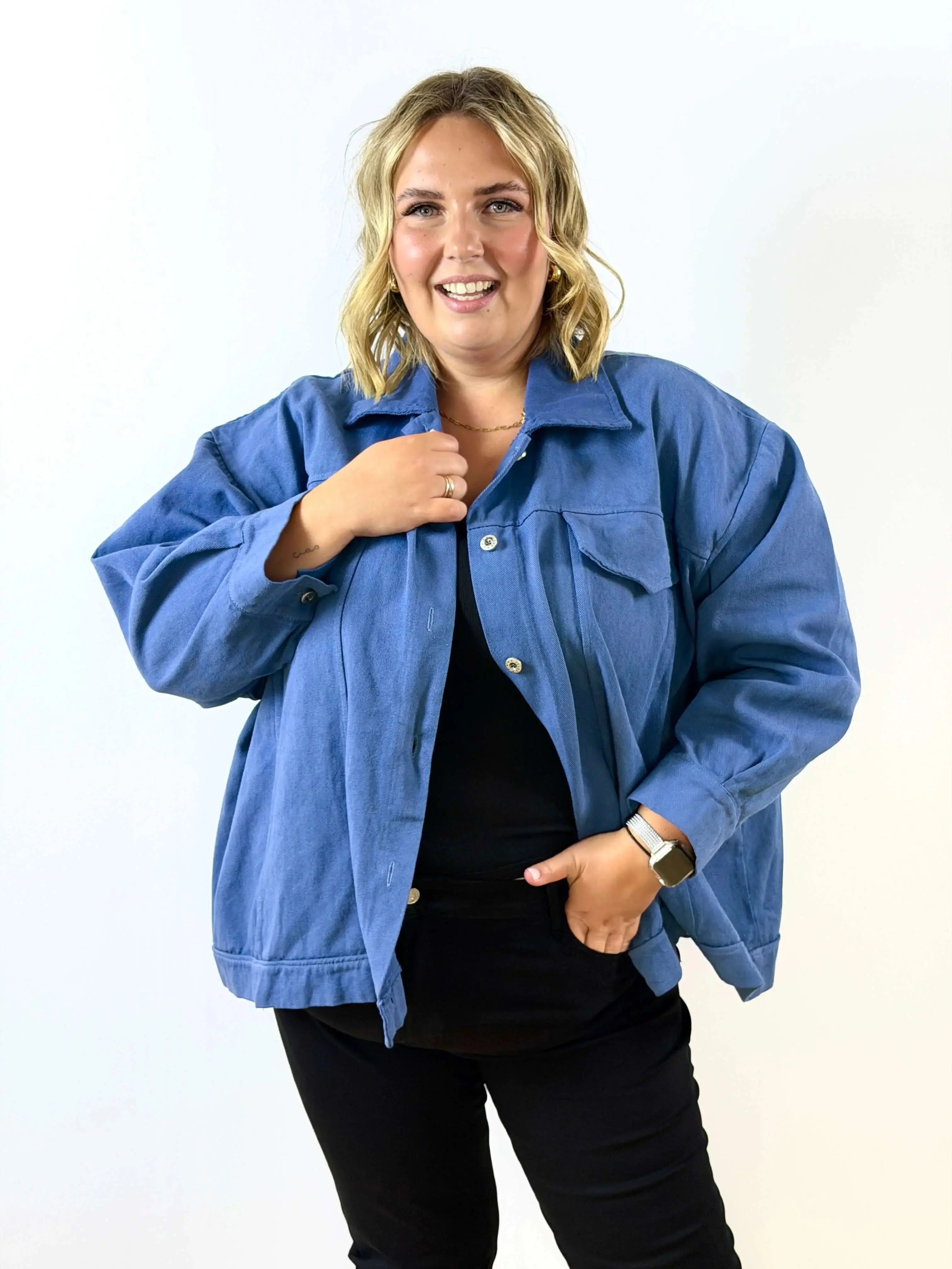 Kurtka jeansowa plus size oversize – swobodny fason z dużymi kieszeniami Stylowa XL