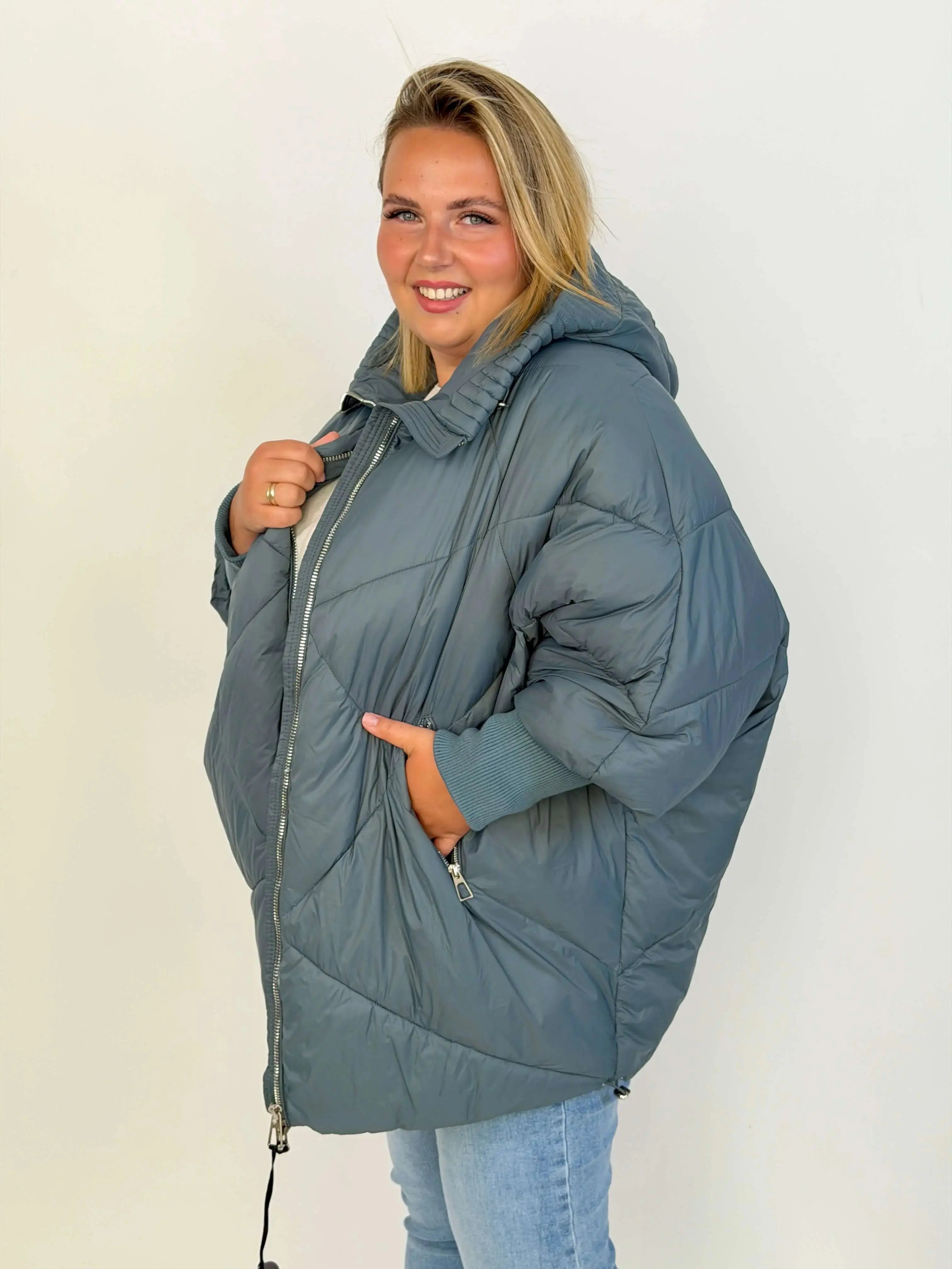 Kurtka pikowana Plus Size – lekka kurtka oversize z kapturem Stylowa XL