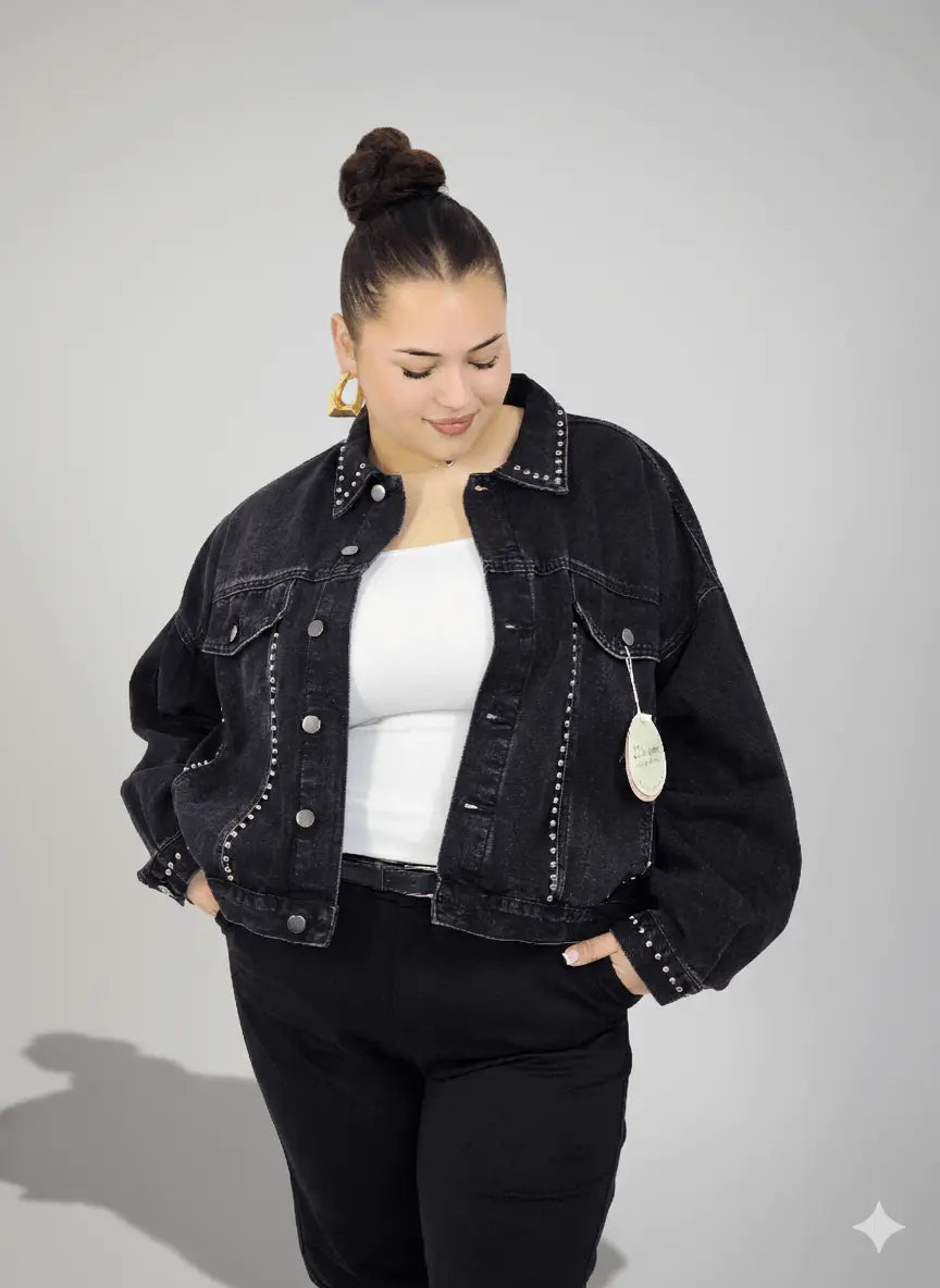 Kurtka plus size XXL z ćwiekami – czarna, modna i wyrazista Stylowa XL
