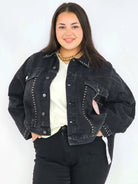 Kurtka plus size XXL z ćwiekami – czarna, modna i wyrazista Stylowa XL