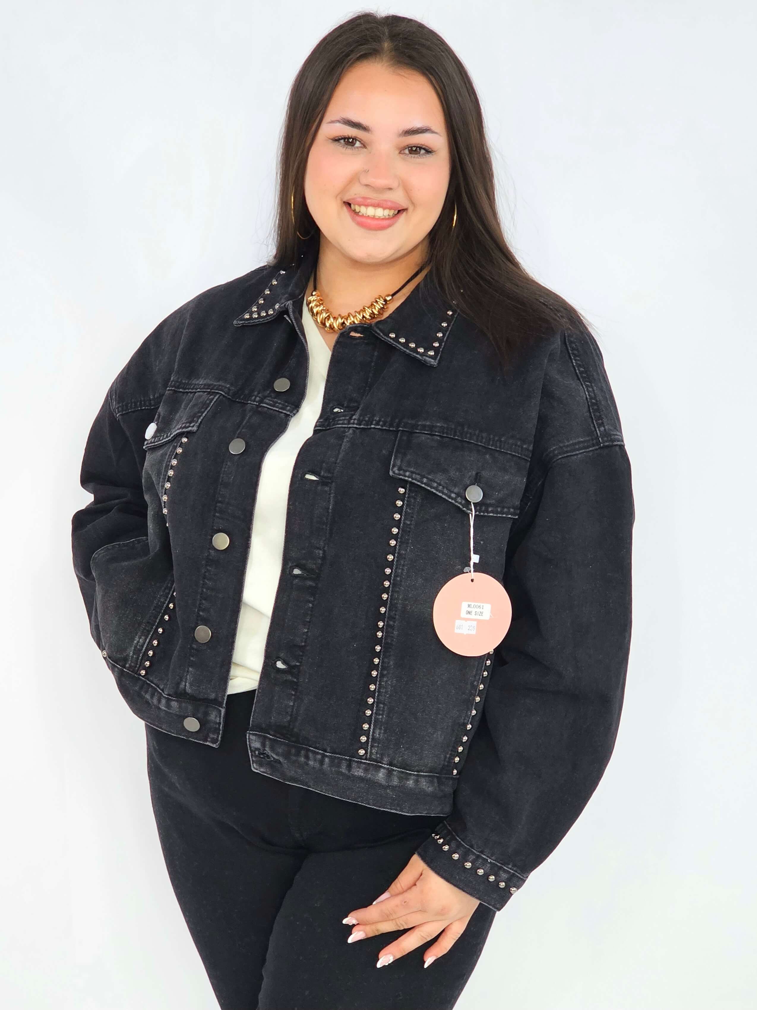 Kurtka plus size XXL z ćwiekami – czarna, modna i wyrazista Stylowa XL