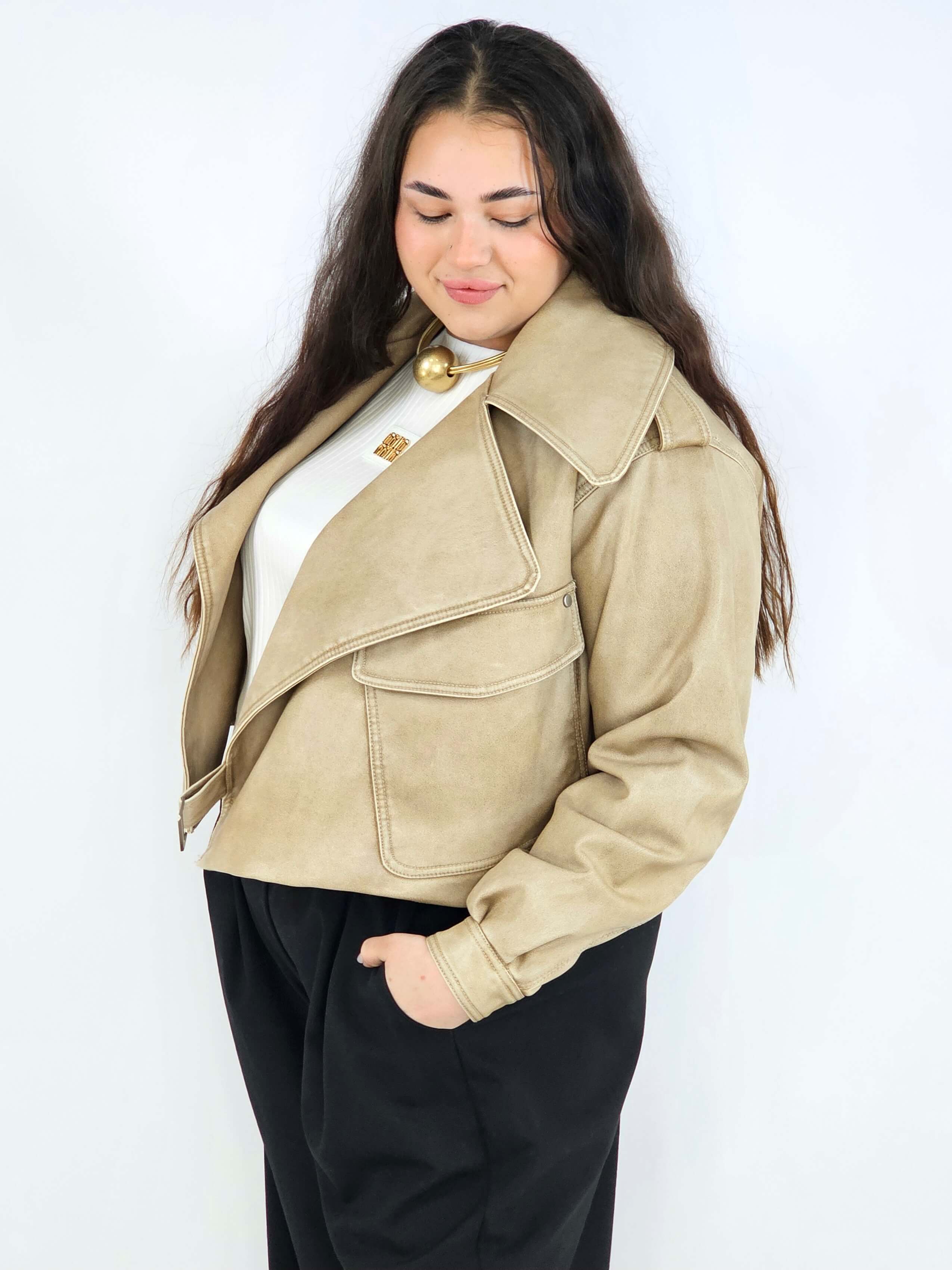 Kurtka plus size beżowa ramoneska – krótka kurtka XXL Stylowa XL