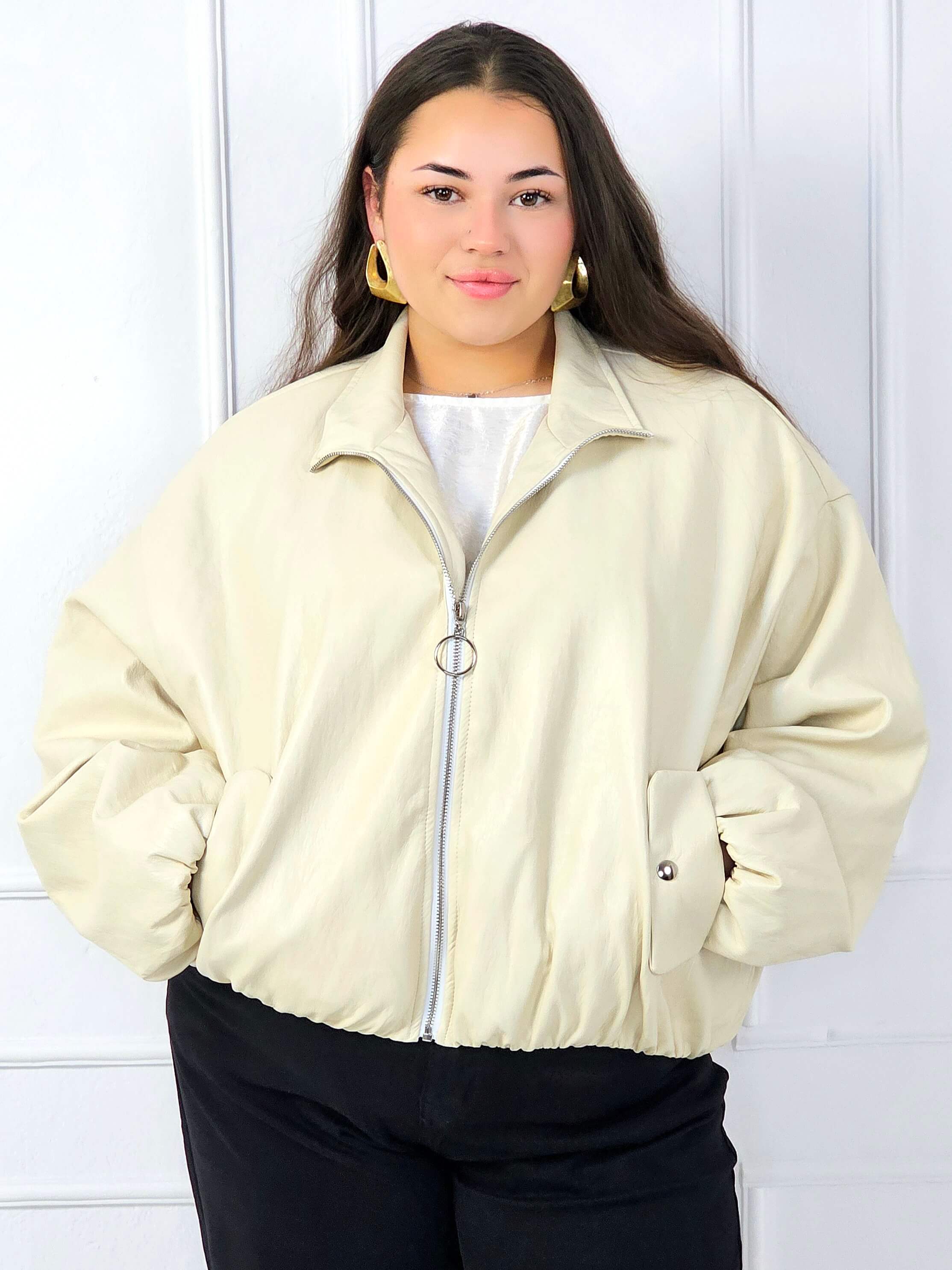 Kurtka plus size bomberka o luźnym kroju z suwakiem Stylowa XL