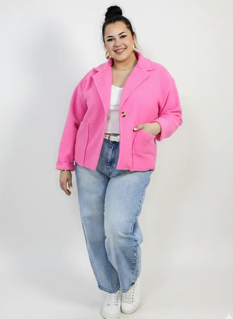 Kurtka plus size o krótkim kroju z kołnierzem i kieszeniami Stylowa XL